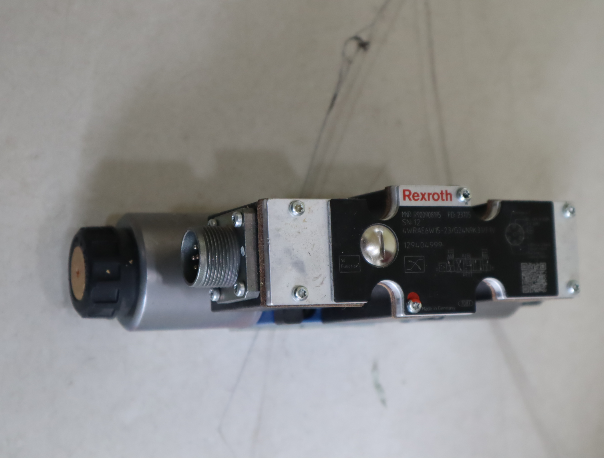 R900908195 4WRAE6W15-23/G24N9K31/F1V 德国力士乐REXROTH比例阀