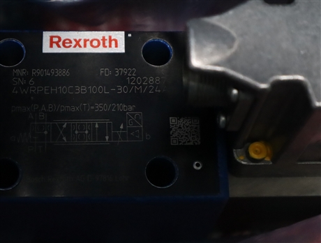 R901493886  4WRPEH10C3B100L-3X/M/24A1 德国力士乐REXROTH比例阀