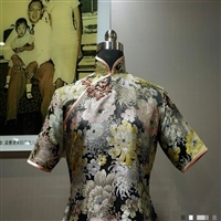 上海及周边城市 高价收购老旗袍  老折扇  像章等老物件