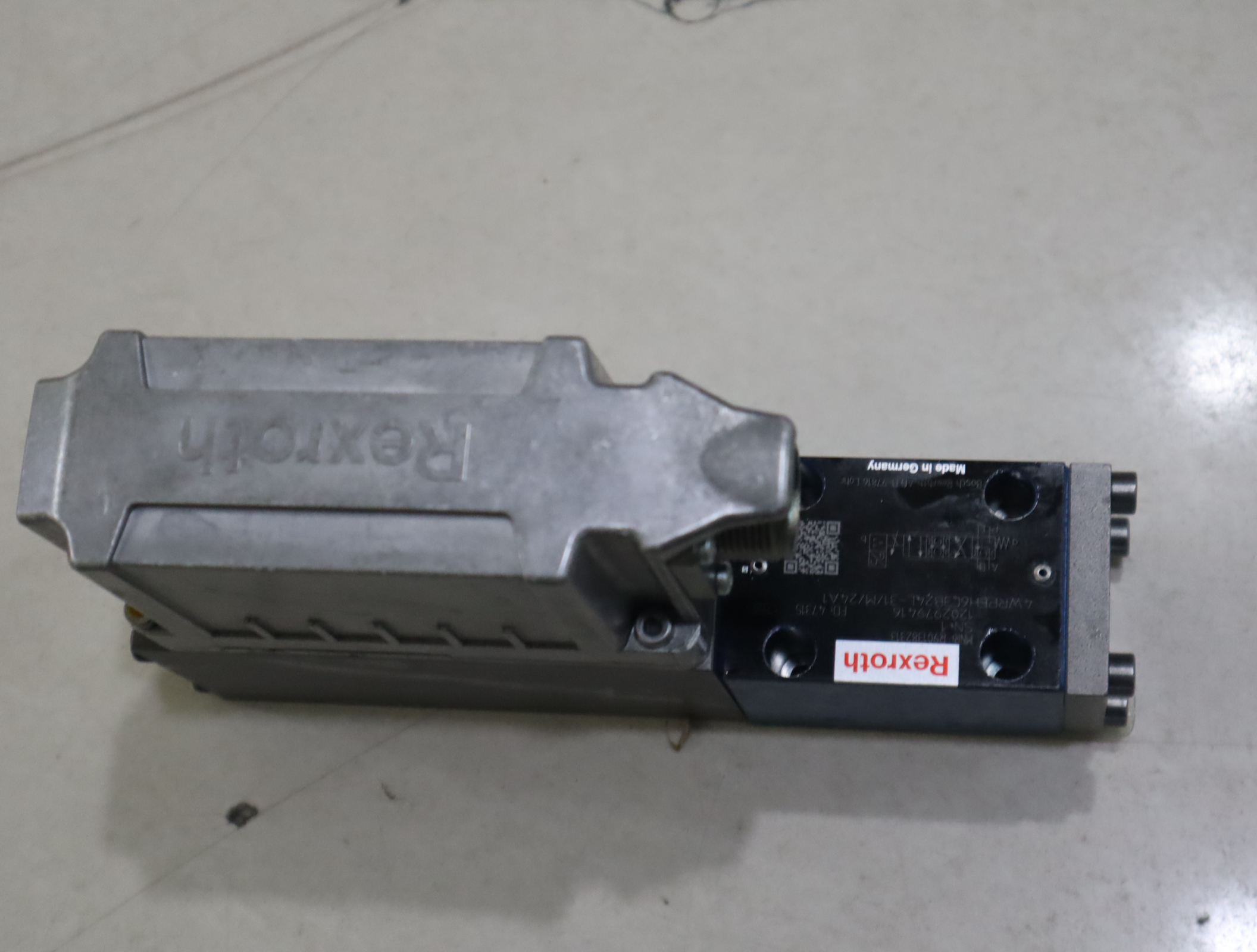 R901382313 4WRPEH6C3B24L-30/M/24A1 德国力士乐REXROTH伺服阀