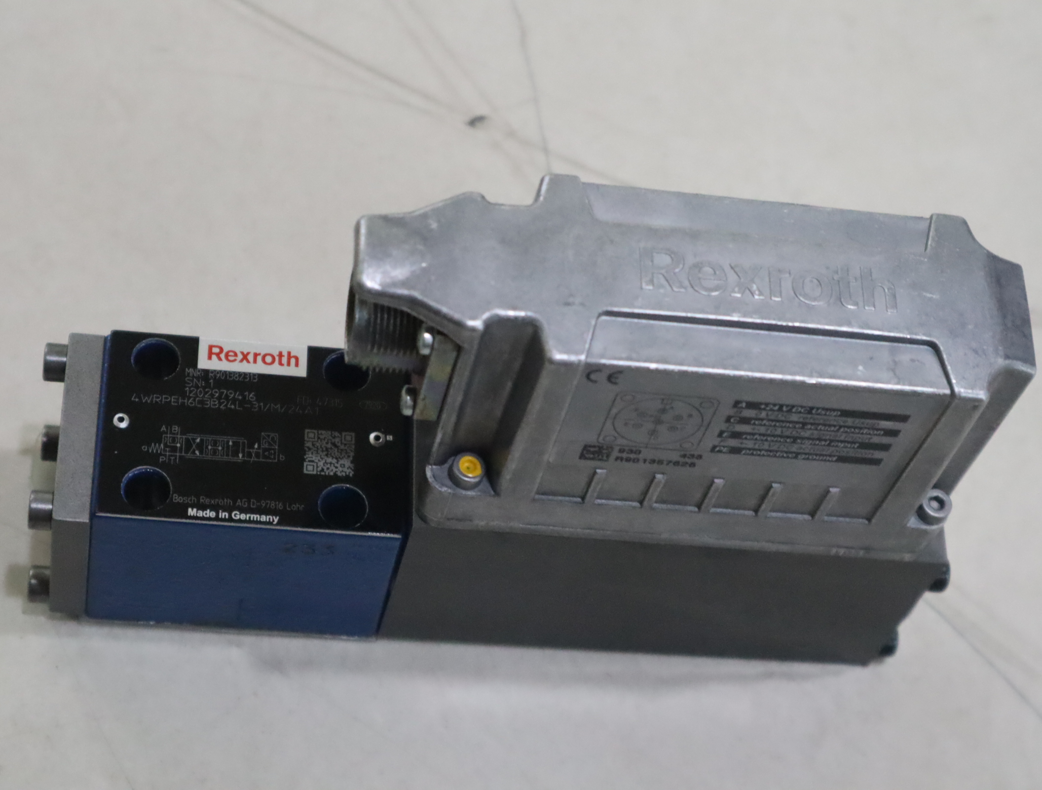 R901382313 4WRPEH6C3B24L-30/M/24A1 德国力士乐REXROTH伺服阀