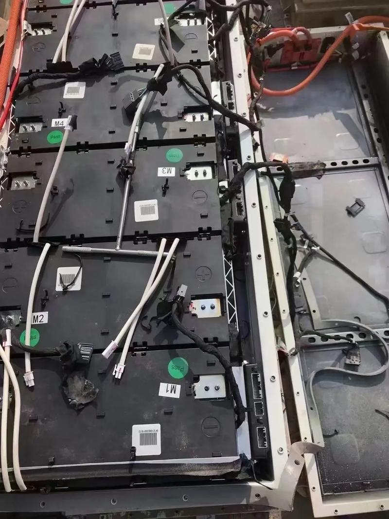 浦 口 梯次锂电池回收 电动汽车底盘电池 专人装车服务 亿兴物资