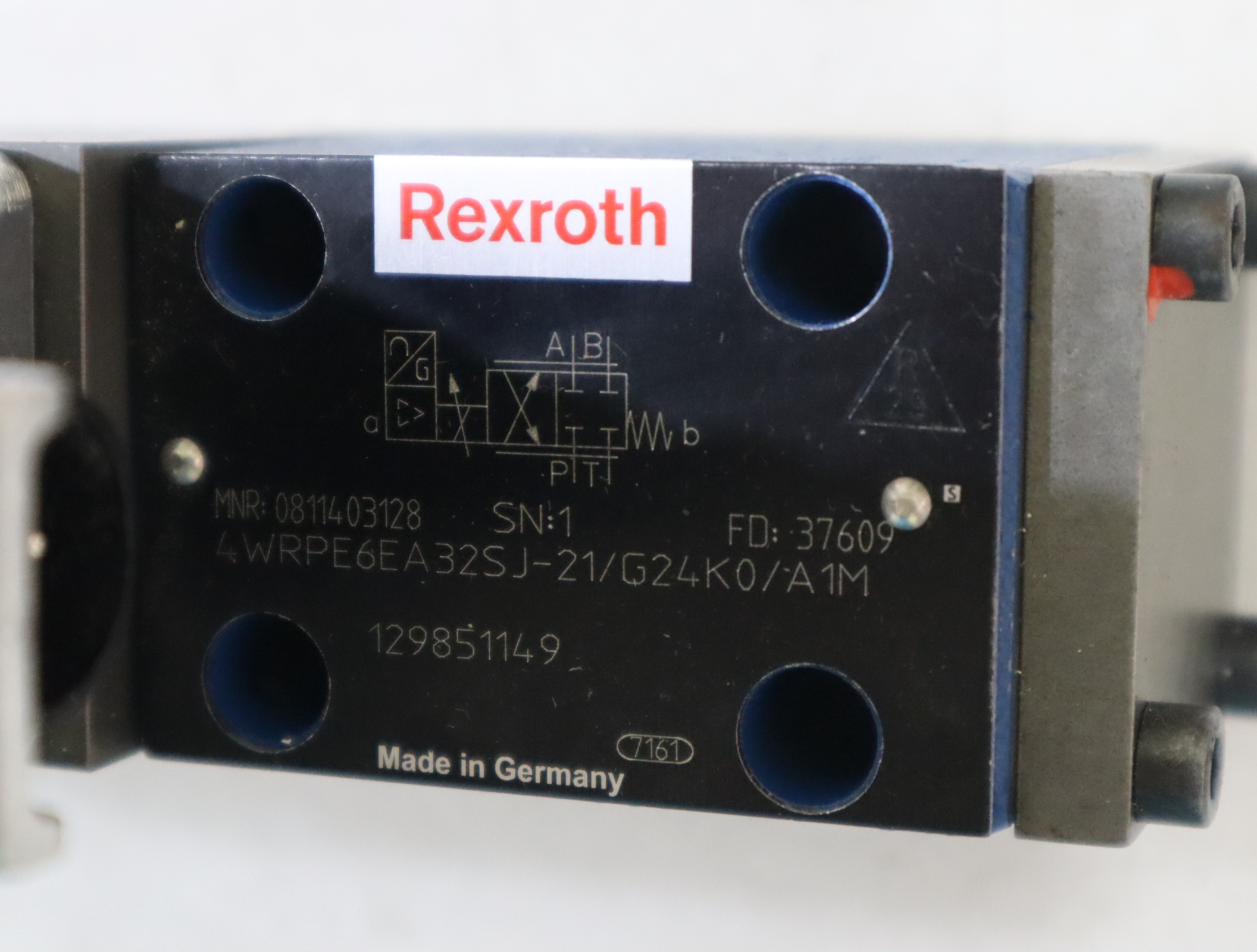 0811403128 4WRPE6EA32SJ-2X/G24K0/A1M 德国力士乐REXROTH比例阀