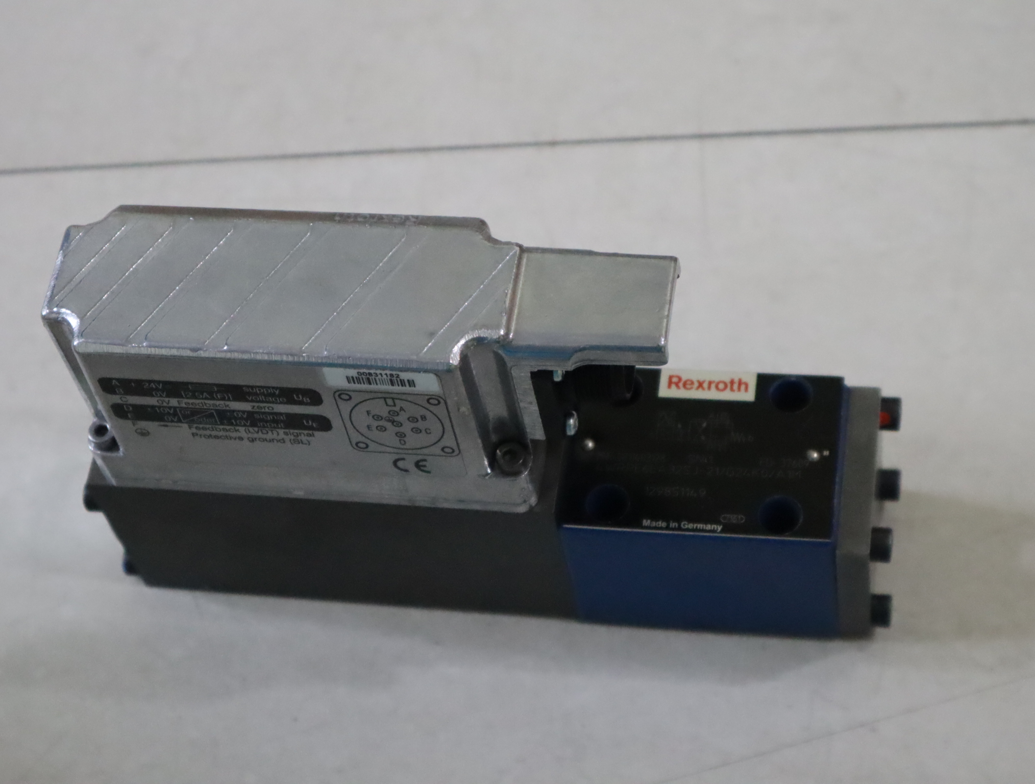 0811403128 4WRPE6EA32SJ-2X/G24K0/A1M 德国力士乐REXROTH比例阀