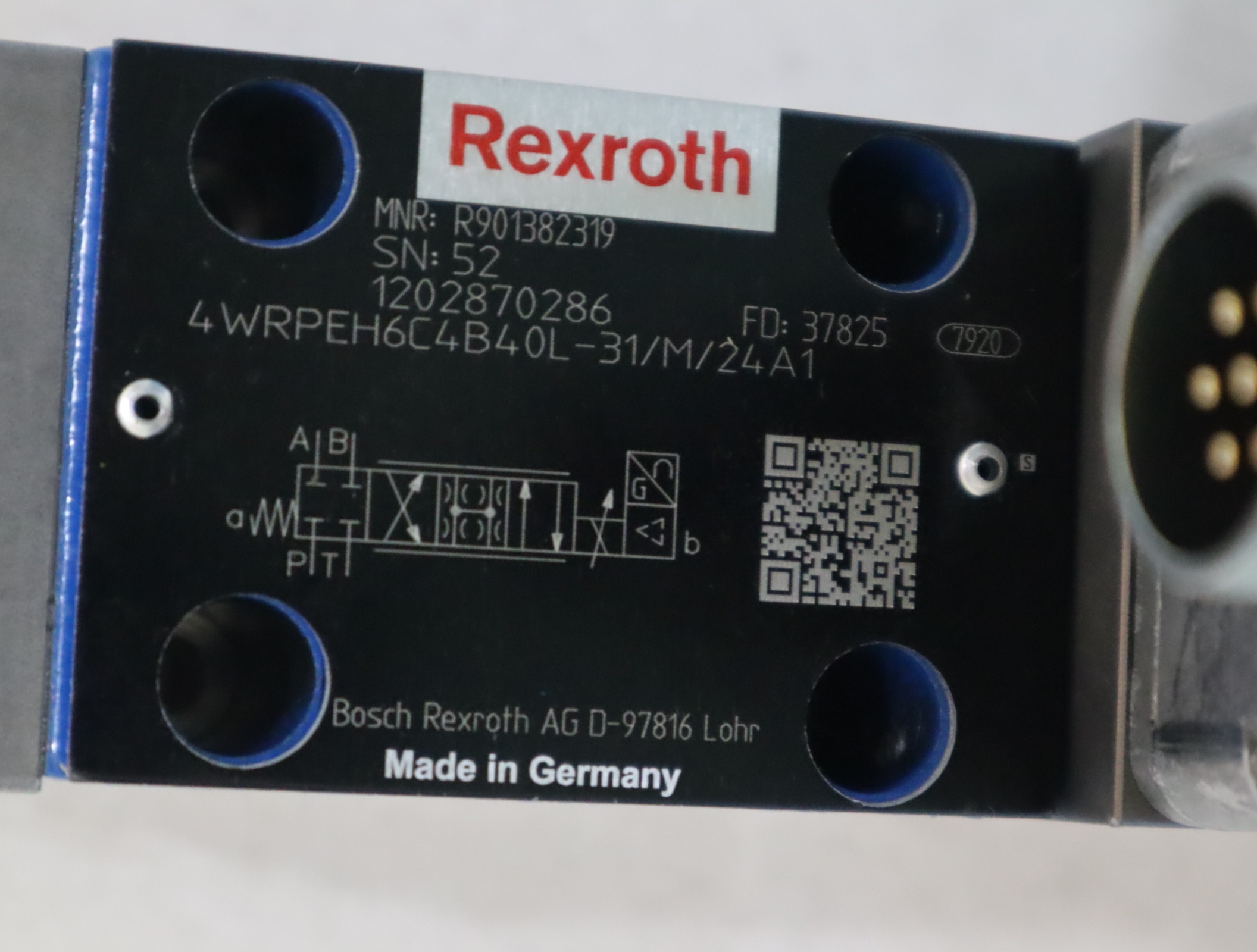 4WRPEH6C4B40L-31/M/24A1 R901382319 德国力士乐REXROTH比例阀