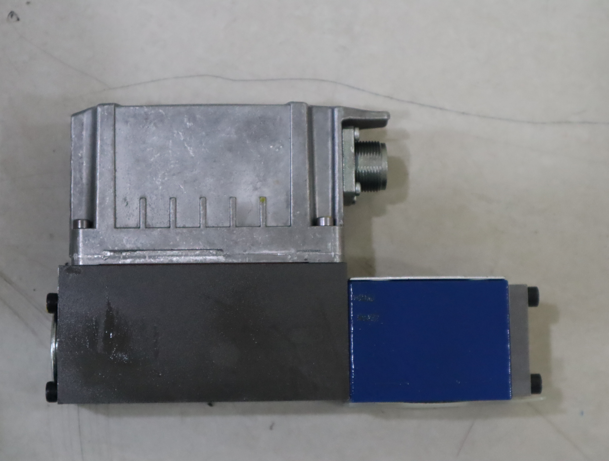 4WRPEH6C4B40L-31/M/24A1 R901382319 德国力士乐REXROTH比例阀