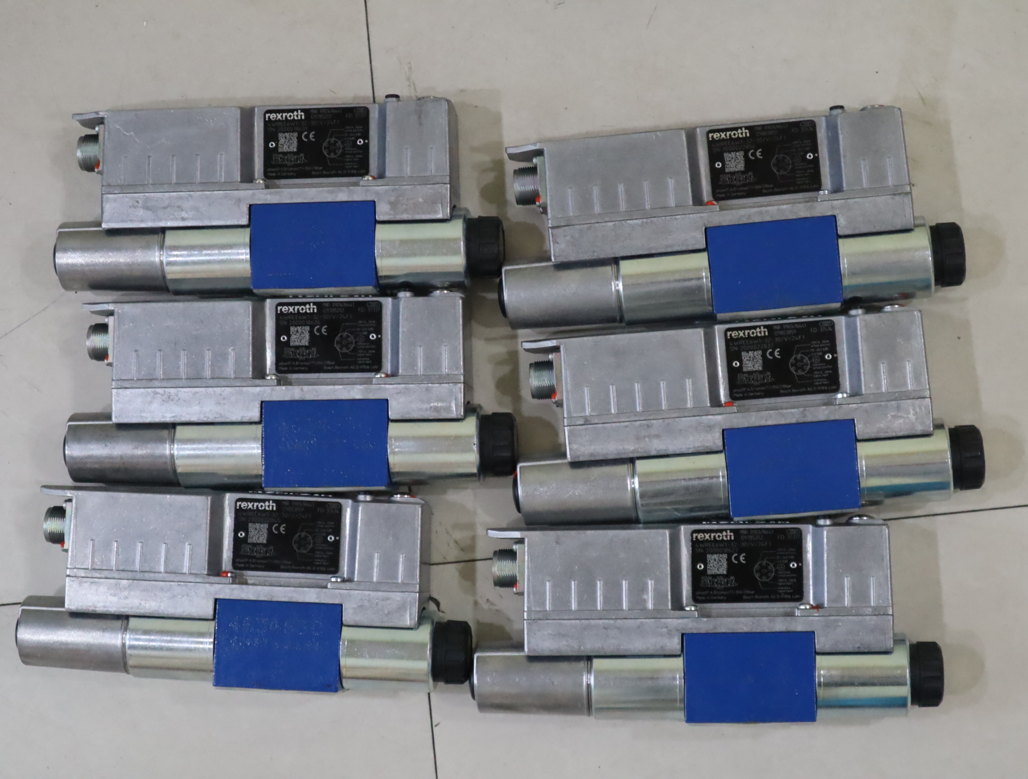 4WREE6W1-32-30/V/24F1 R901496441 德国力士乐REXROTH比例阀