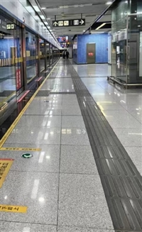 众光盲道砖在日常生活中的应用