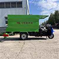 养牛五立方撒料机 精料自动抛料车 双螺旋出料投料车