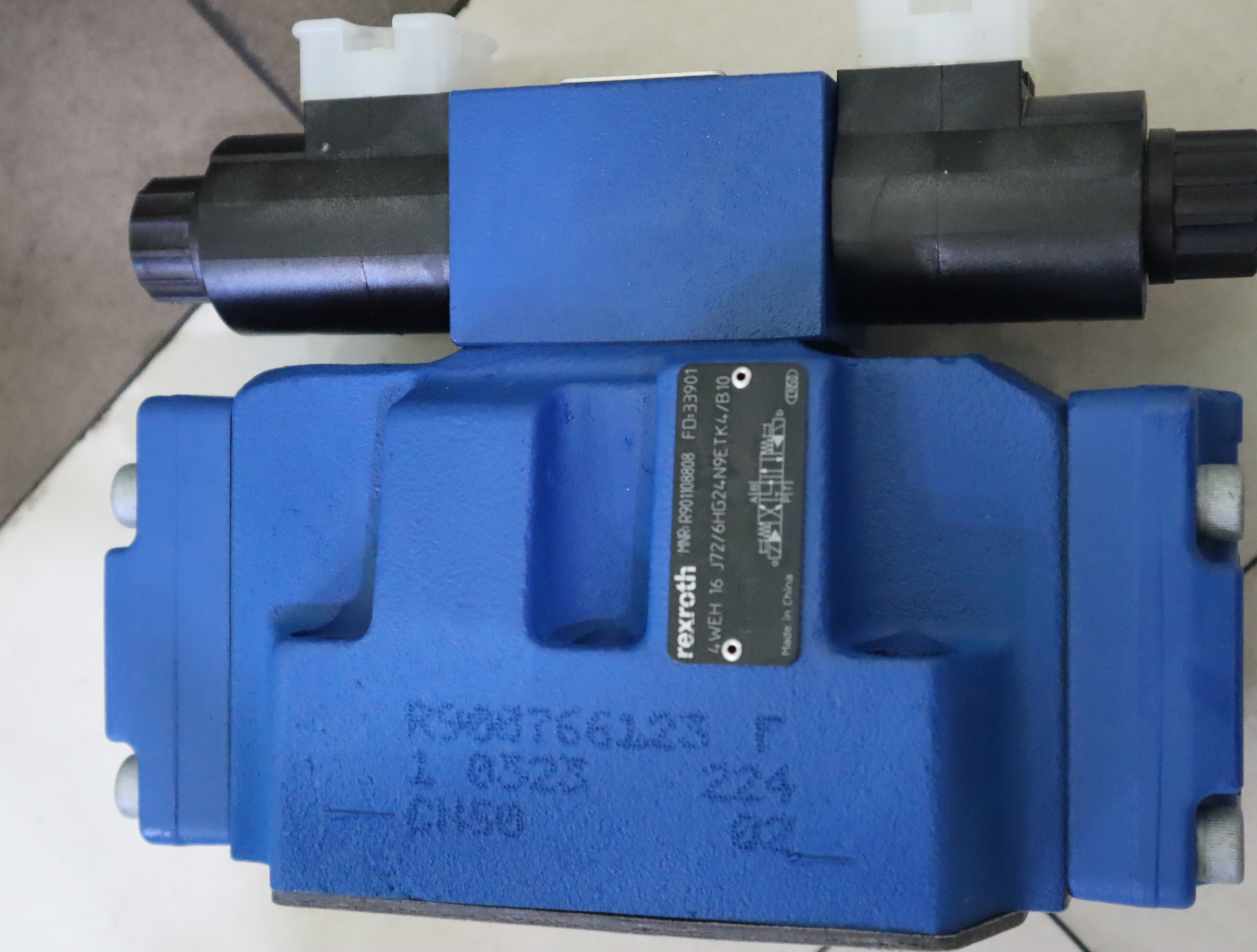 4WEH16J72/6HG24N9ETK4/B10 R901108808 德国力士乐REXROTH电液阀