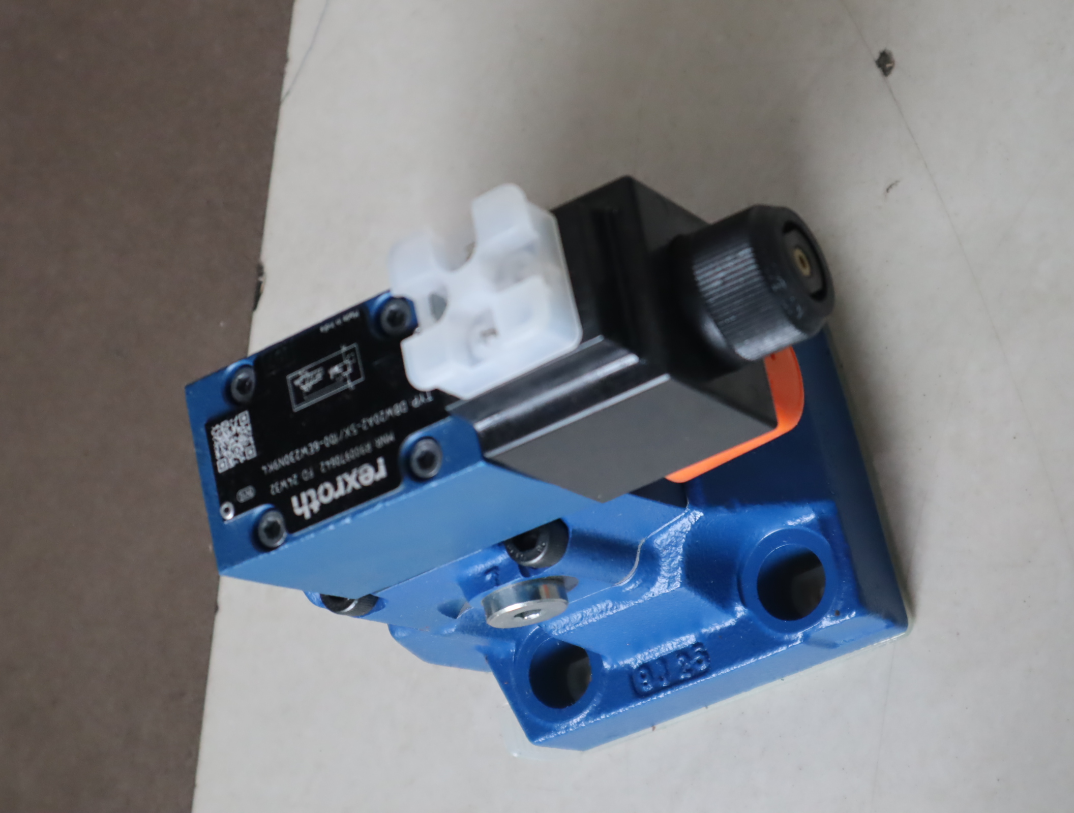 DBW20A2-52/100-6EW230N9K4 R900970642 力士乐REXROTH电磁溢流阀