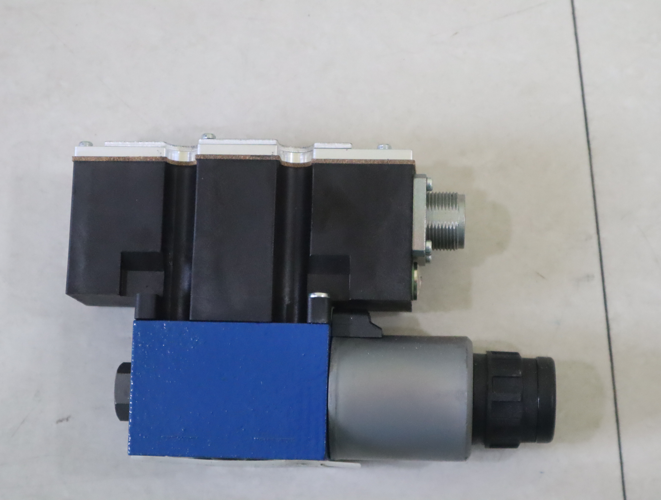 R901076954 3DREPE6B-2X/25EG24N9K31/F1M 力士乐REXROTH比例阀