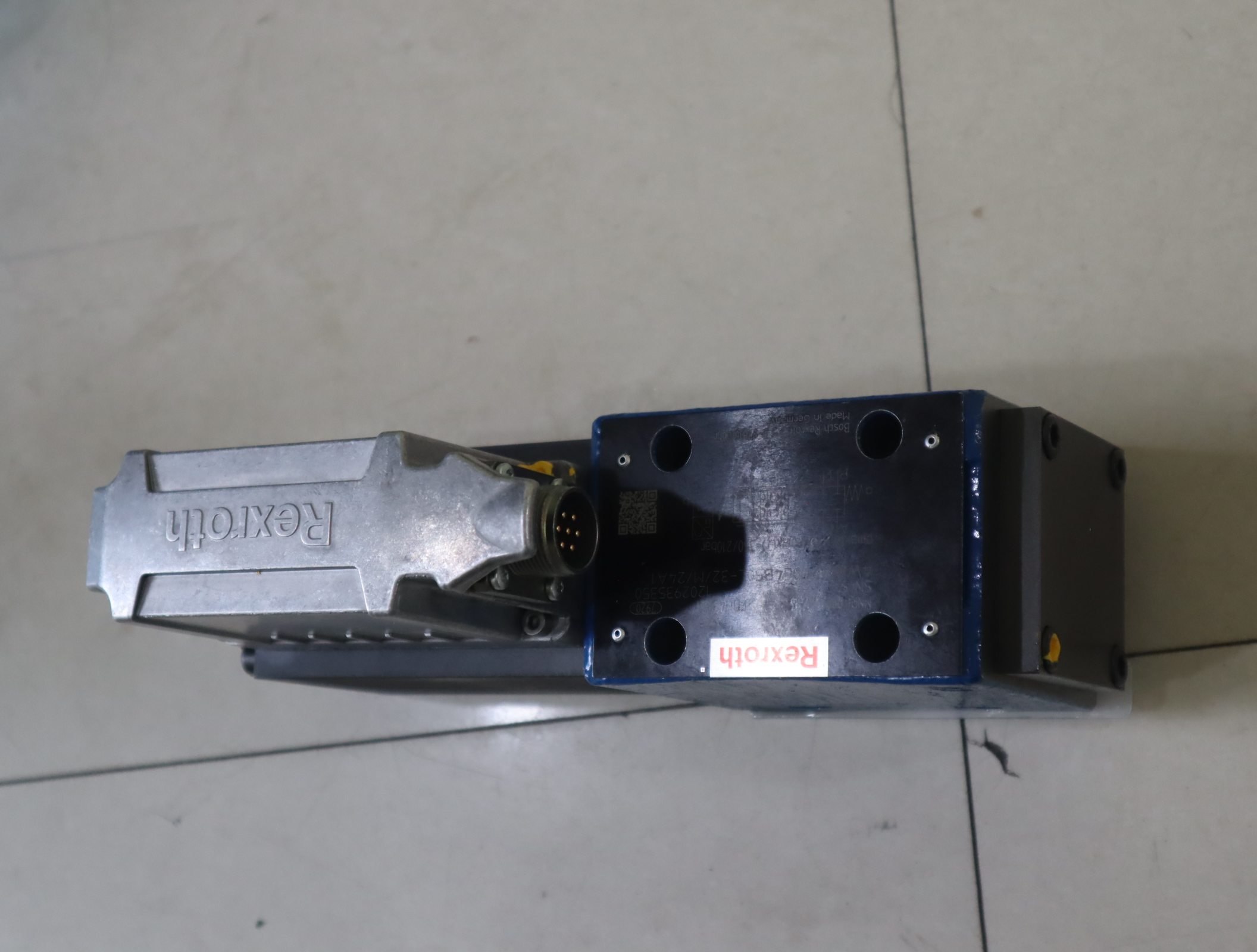 R901494254 4WRPEH10C4B50L-32/M/24A1 德国力士乐REXROTH比例阀