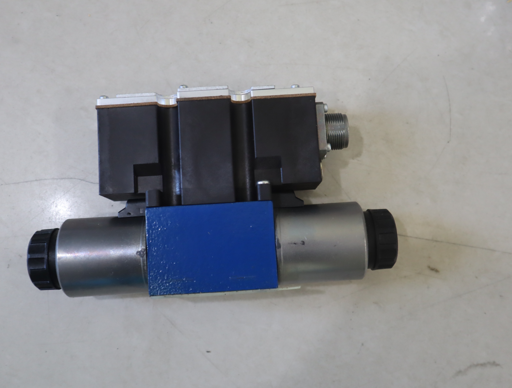 4WRAE6W30-24/G24K31/A1V R900954078 德国力士乐REXROTH比例阀