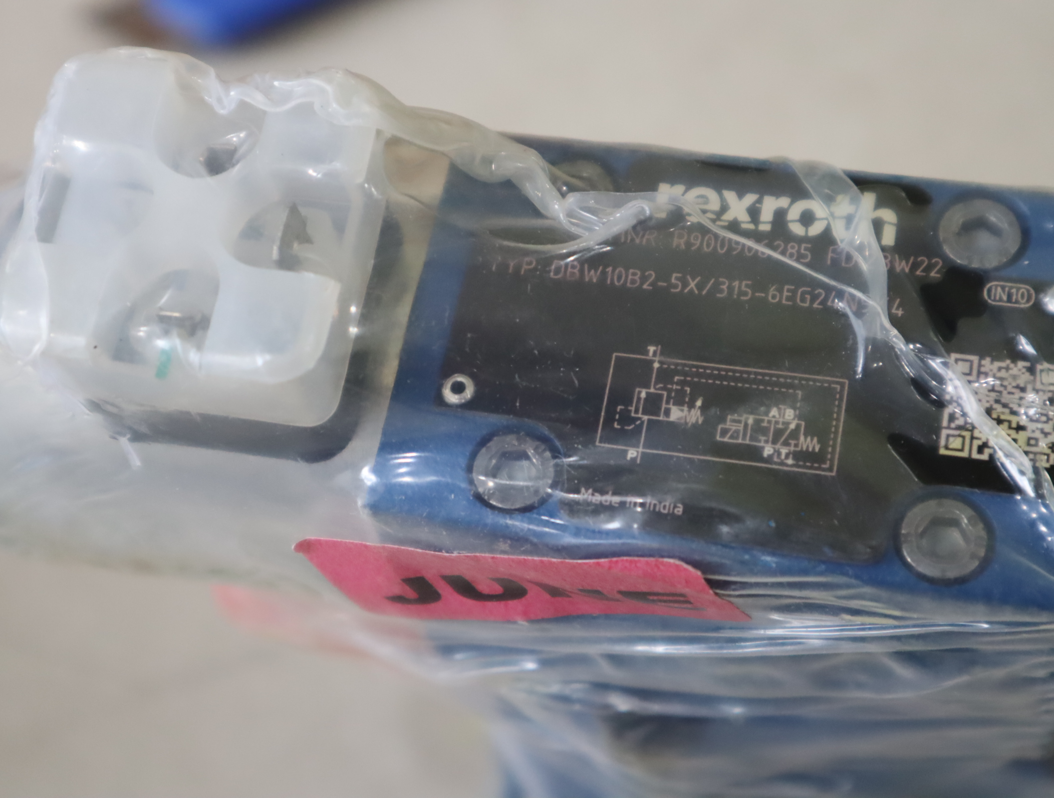 R900906285 DBW10B2-5X/315-6EG24N9K4 德国力士乐REXROTH 溢流阀