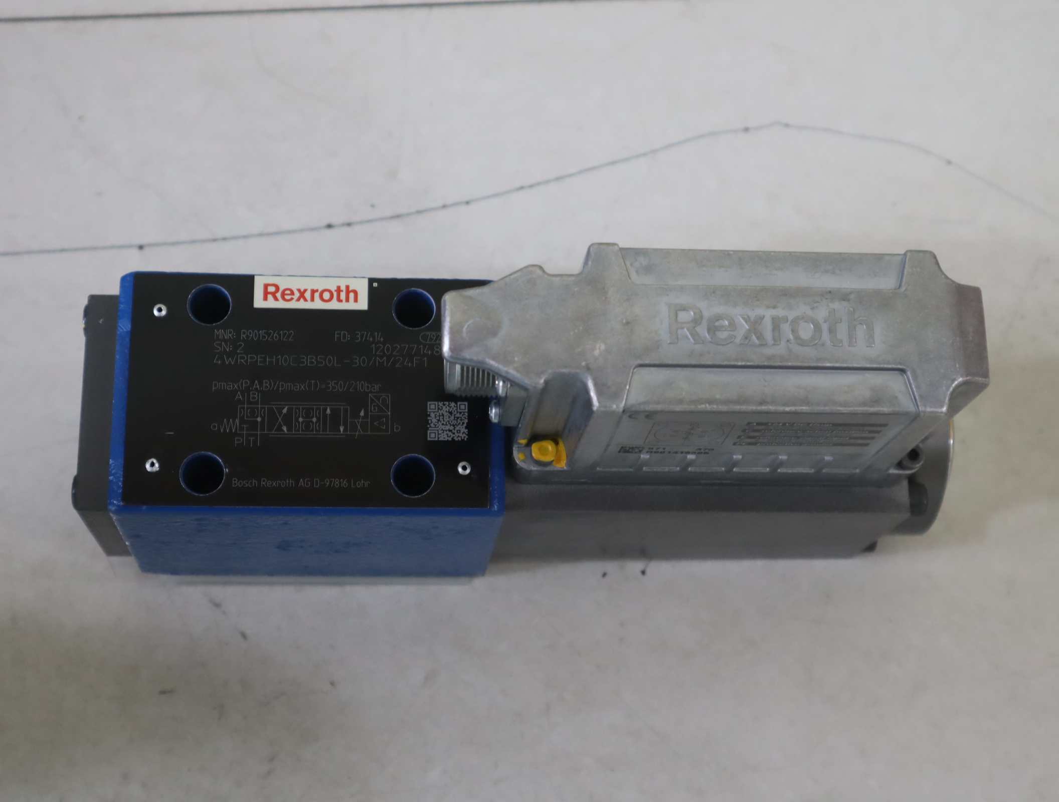 4WRPEH10C3B50L-30/M/24F1 R901526122 德国力士乐REXROTH比例阀