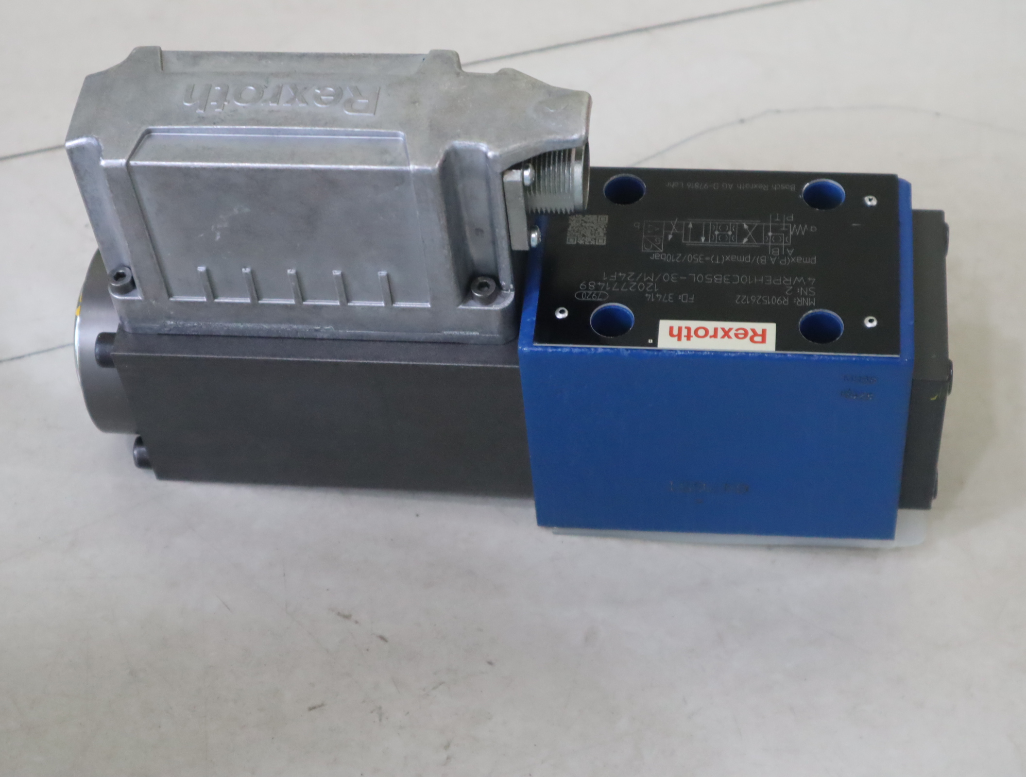 4WRPEH10C3B50L-3X/M/24F1 R901526122 德国力士乐REXROTH比例阀