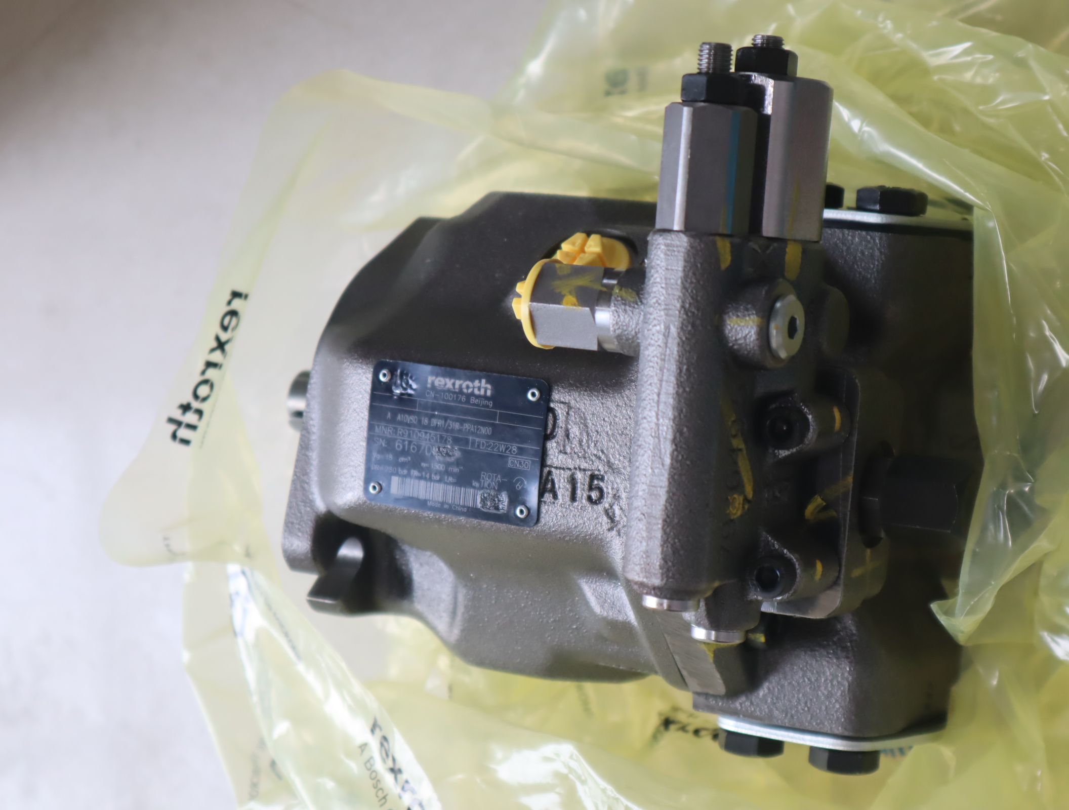 A A10VSO18DFR1/31R-PPA12N00 R910945178 REXROTH柱塞泵