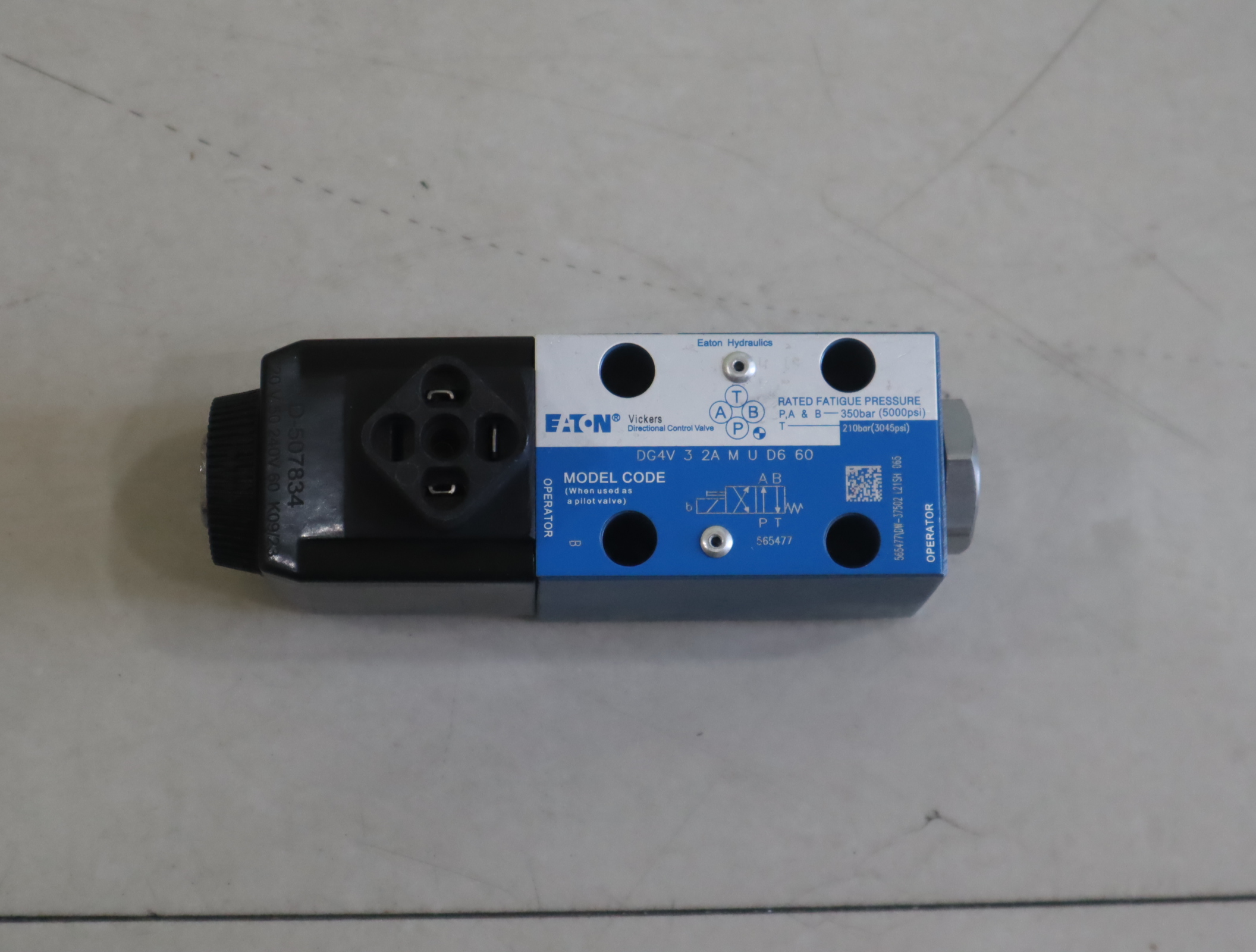 DG4V 3 2A M U D6 60 565477 美国威格士VICKERS电磁阀