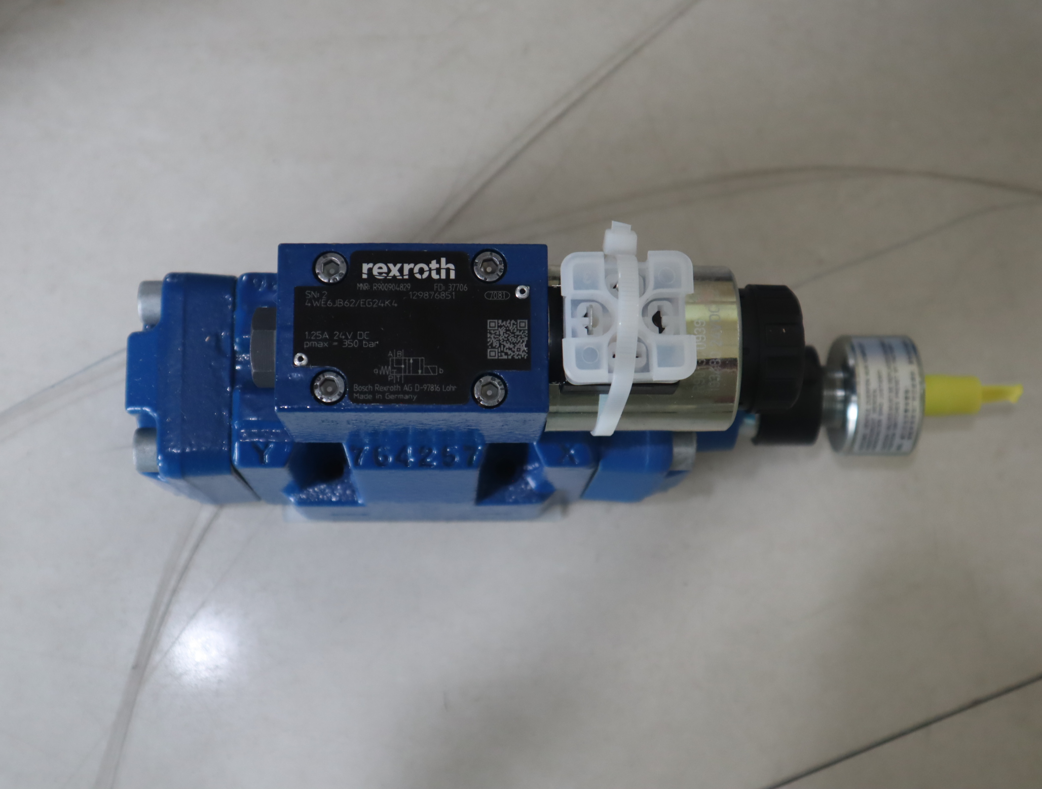 4WEH10EB47/6EG24K4QM0G24 R900923147 德国力士乐REXROTH电液阀