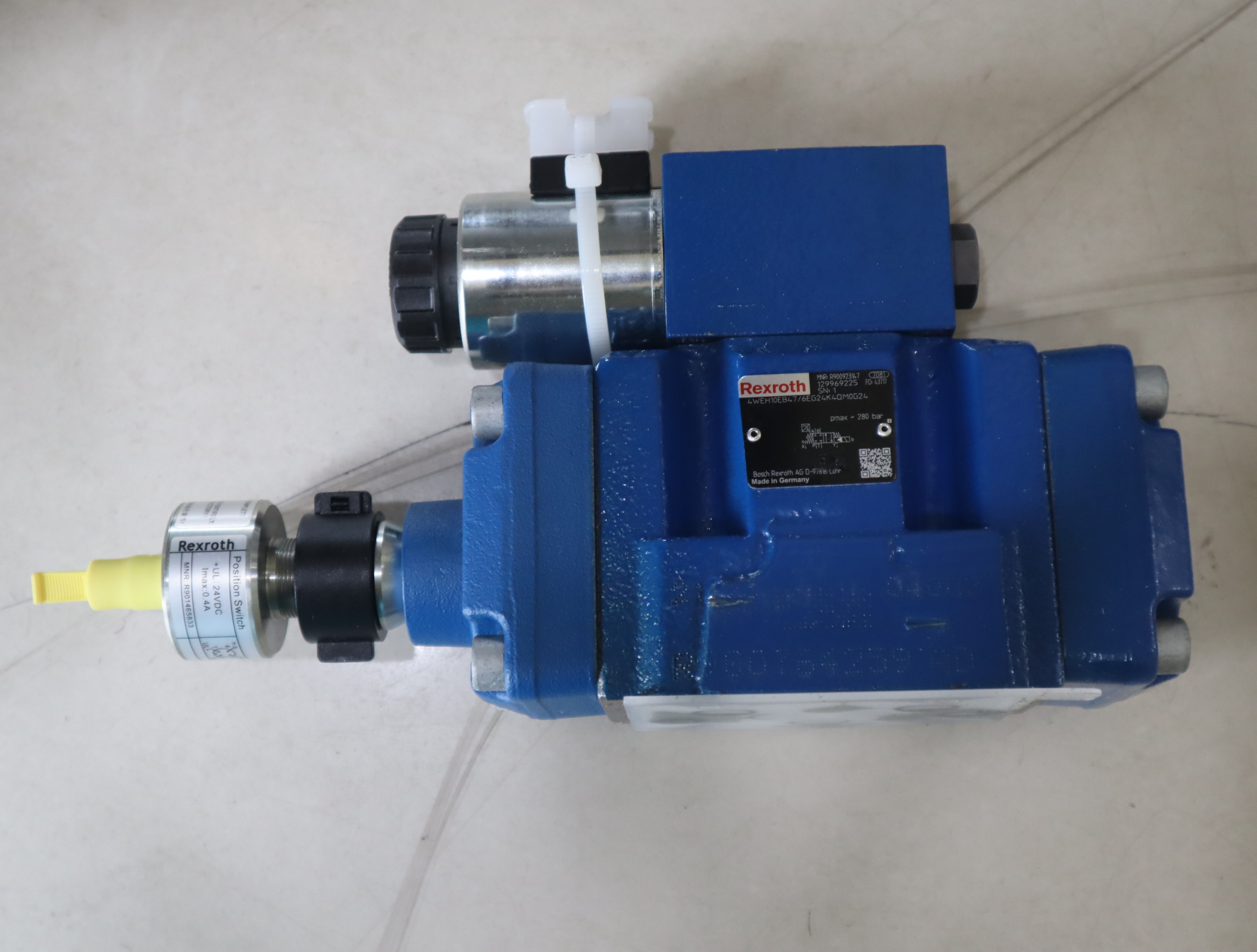 4WEH10EB47/6EG24K4QM0G24 R900923147 德国力士乐REXROTH电液阀