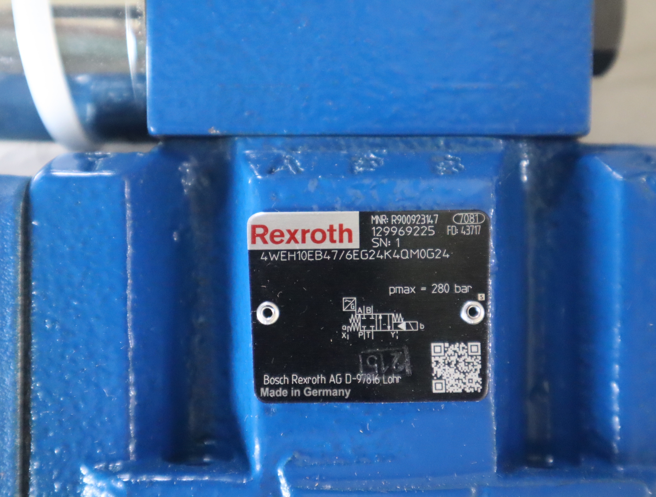 4WEH10EB47/6EG24K4QM0G24 R900923147 德国力士乐REXROTH电液阀