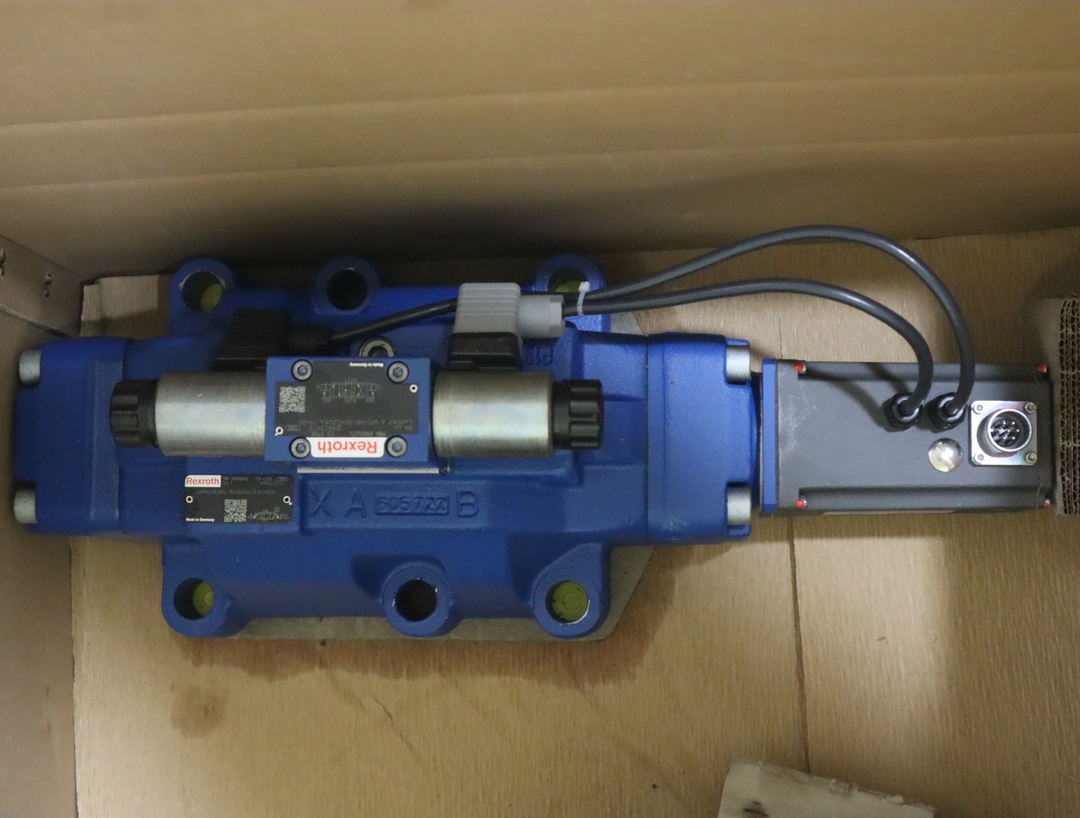 R901016496 4WRKE32E600L-3X/6EG24ETK31/A1D3M REXROTH力士乐阀