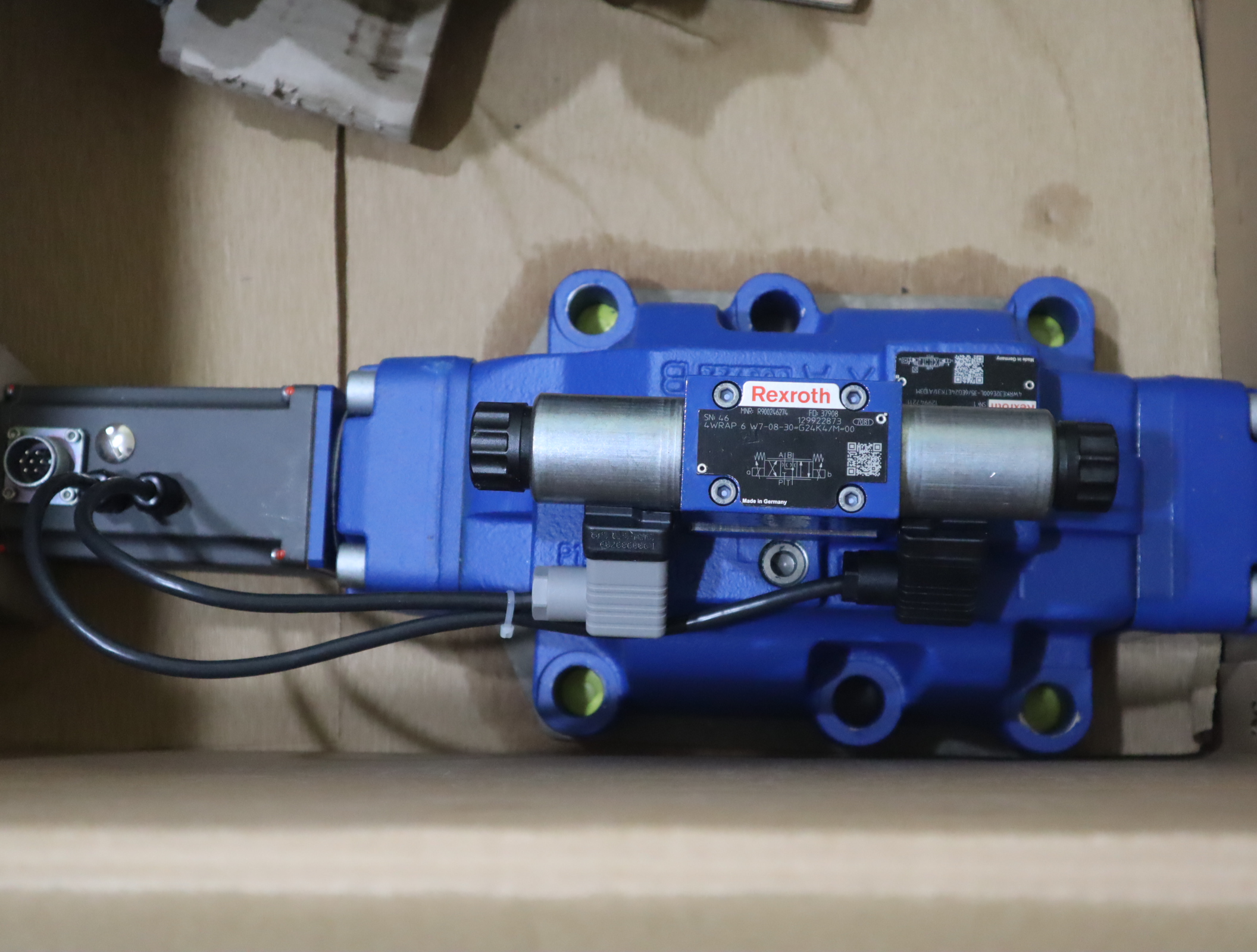 R901016496 4WRKE32E600L-3X/6EG24ETK31/A1D3M REXROTH力士乐阀