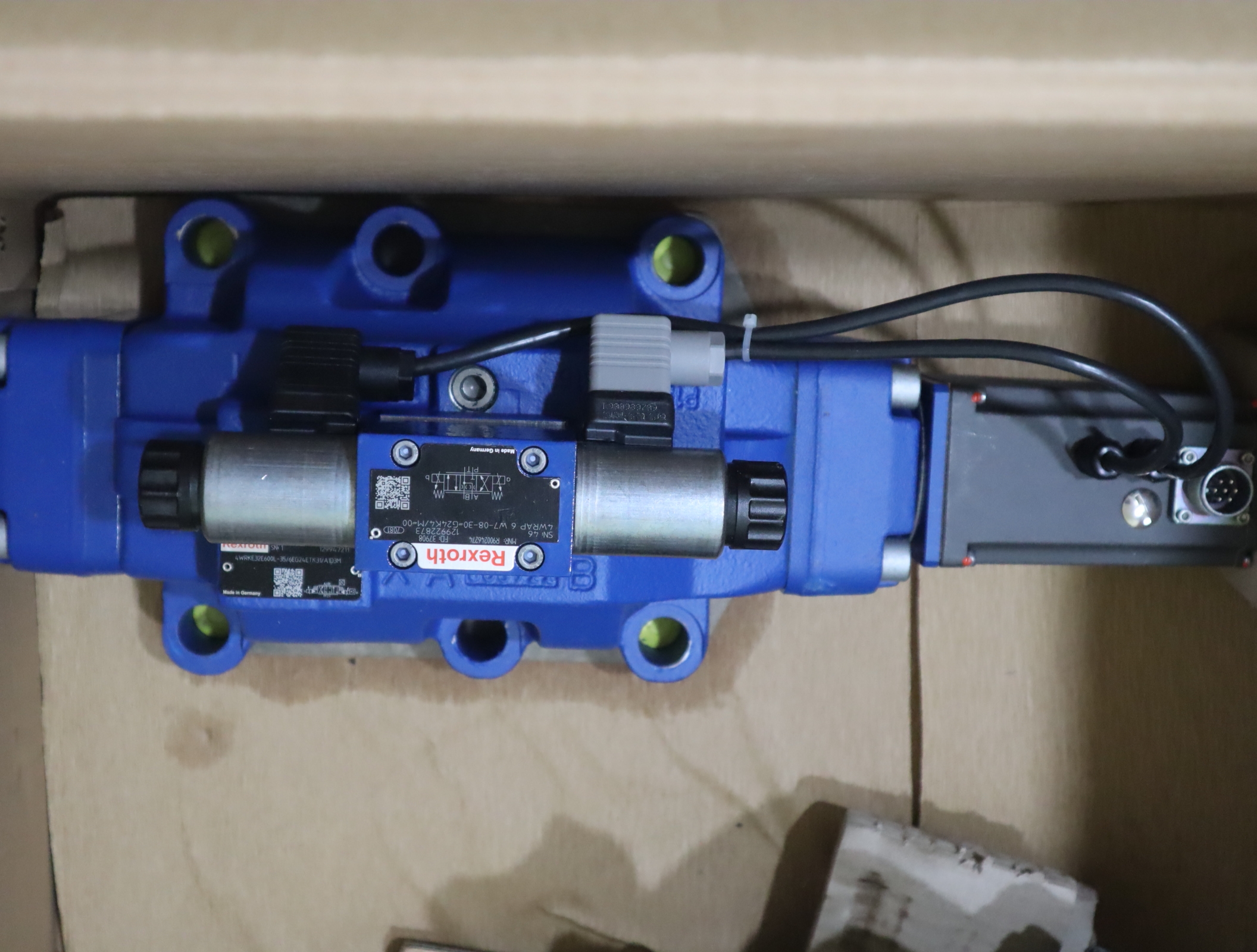 R901016496 4WRKE32E600L-3X/6EG24ETK31/A1D3M REXROTH力士乐阀