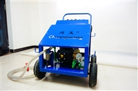 机械设备表面清洗  闯王高压大流量清洗机  移动高压清洗机