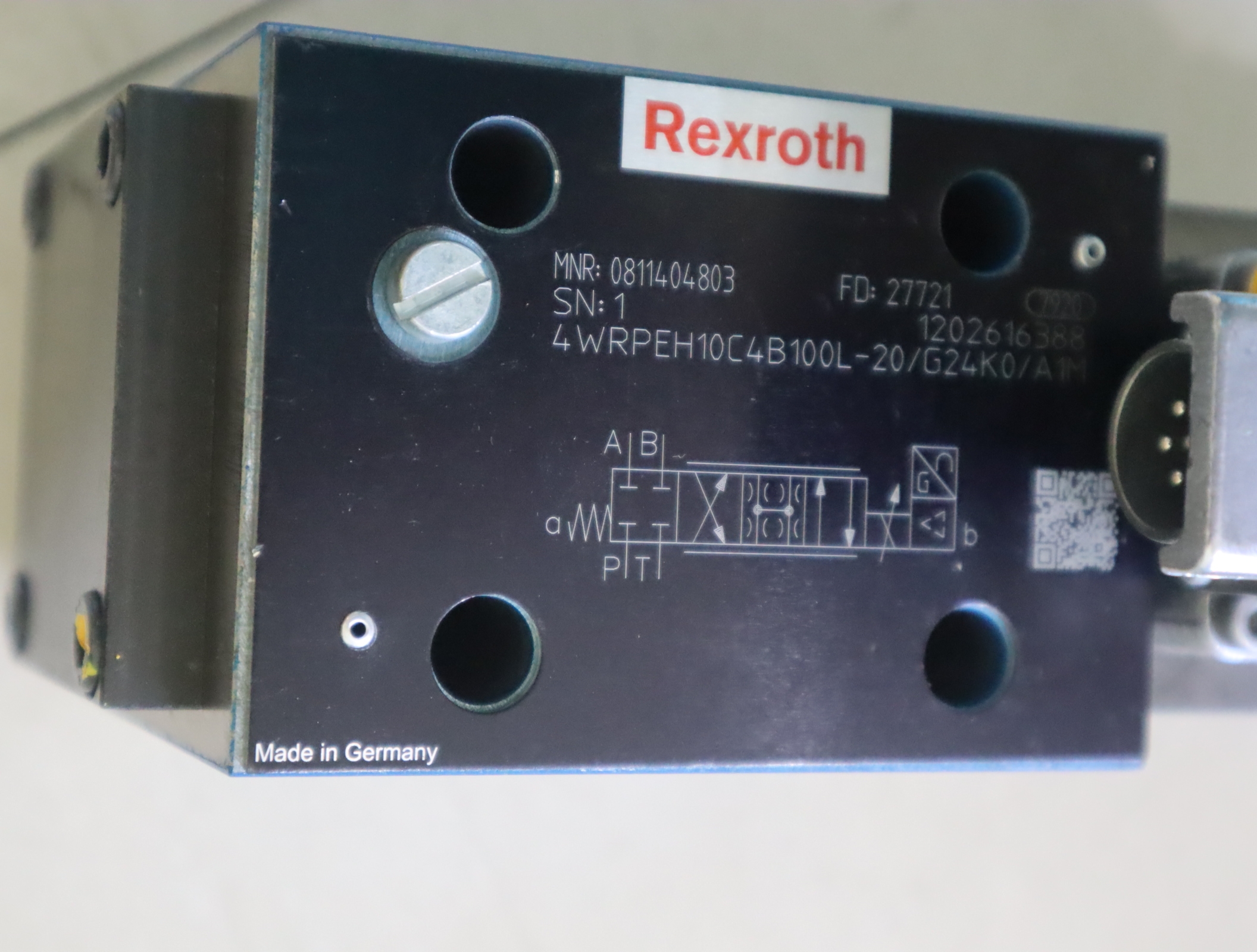 0811404803 4WRPEH10C4B100L-2X/G24K0/A1M 力士乐REXROTH比例阀