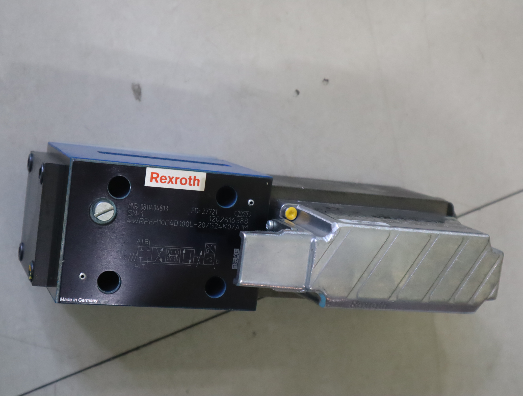 0811404803 4WRPEH10C4B100L-2X/G24K0/A1M 力士乐REXROTH比例阀