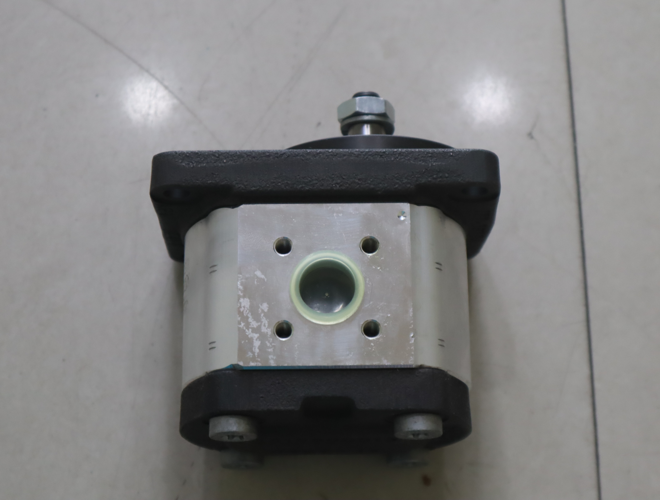 0511525001 AZMF-11-011RCB20MB 德国力士乐REXROTH 液压齿轮马达