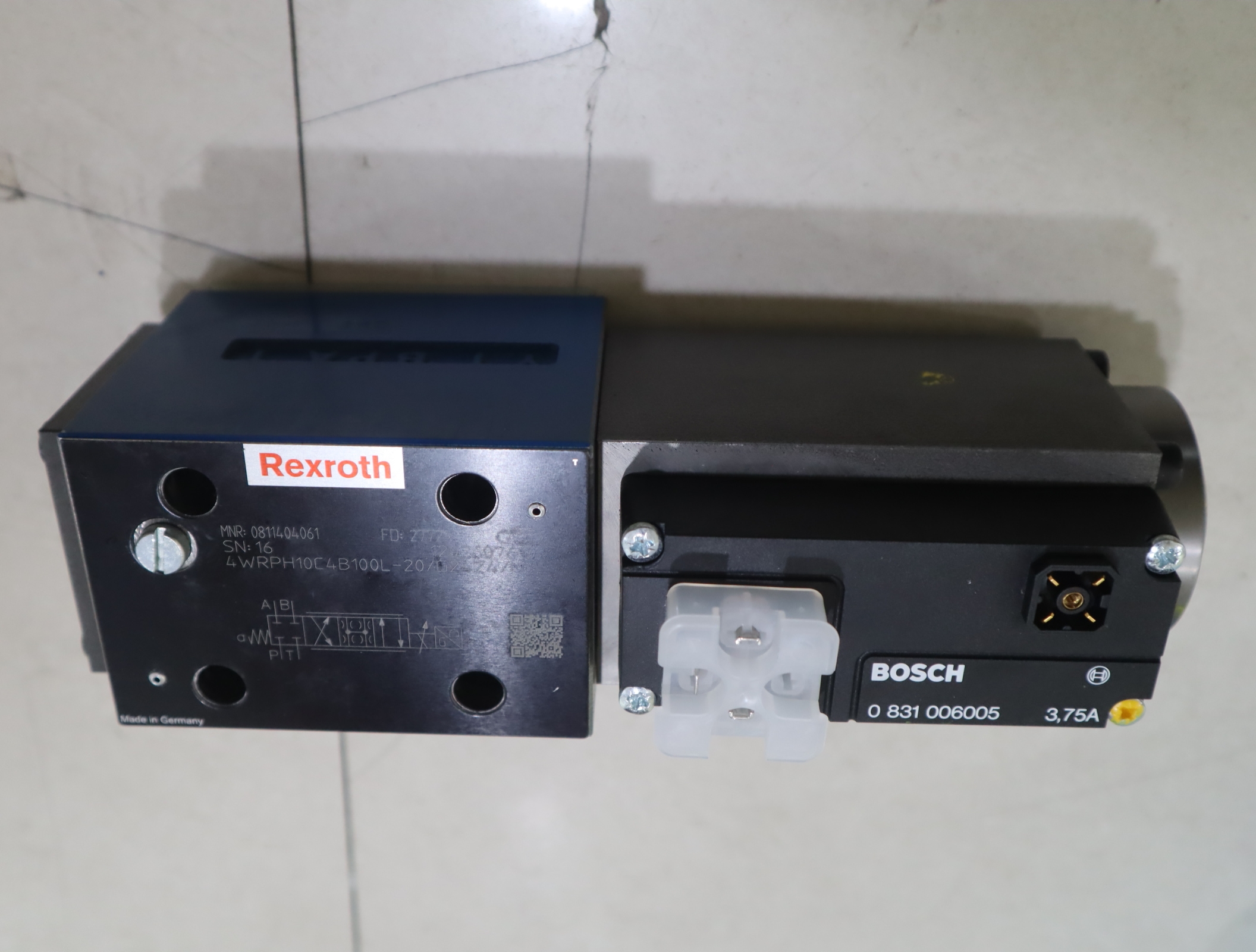 0811404061 4WRPH10C4B100L-2X/G24Z4/M 德国力士乐REXROTH比例阀