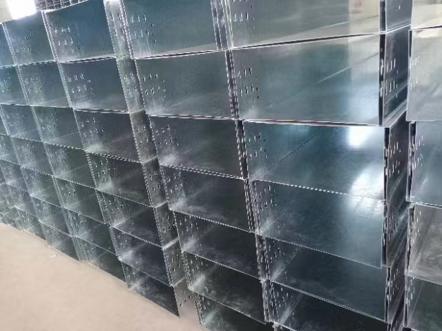业鑫  托盘式  热浸锌桥架  耐碱 耐腐 耐磨  适用潮湿环境 品质好