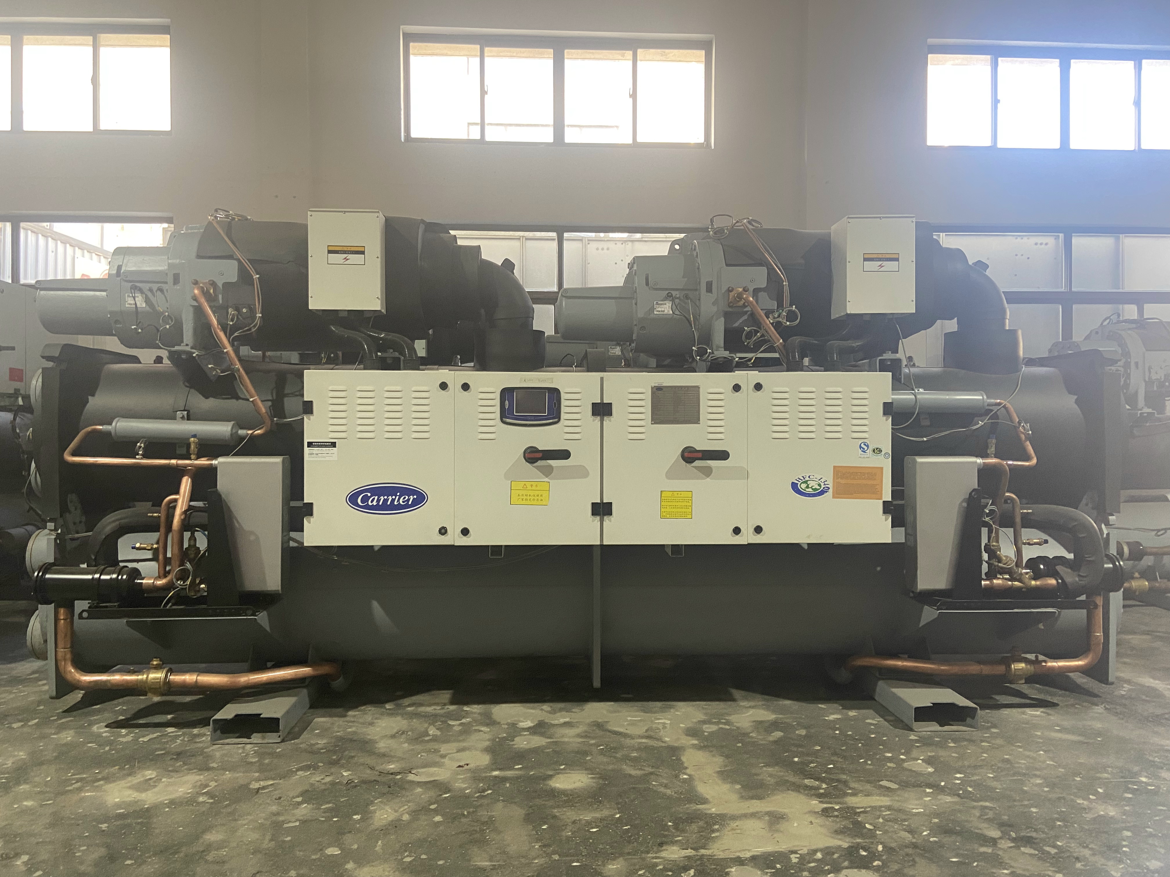 开利螺杆式冷水机组30XW1452制冷量1431KW二手中央空调制冷设备