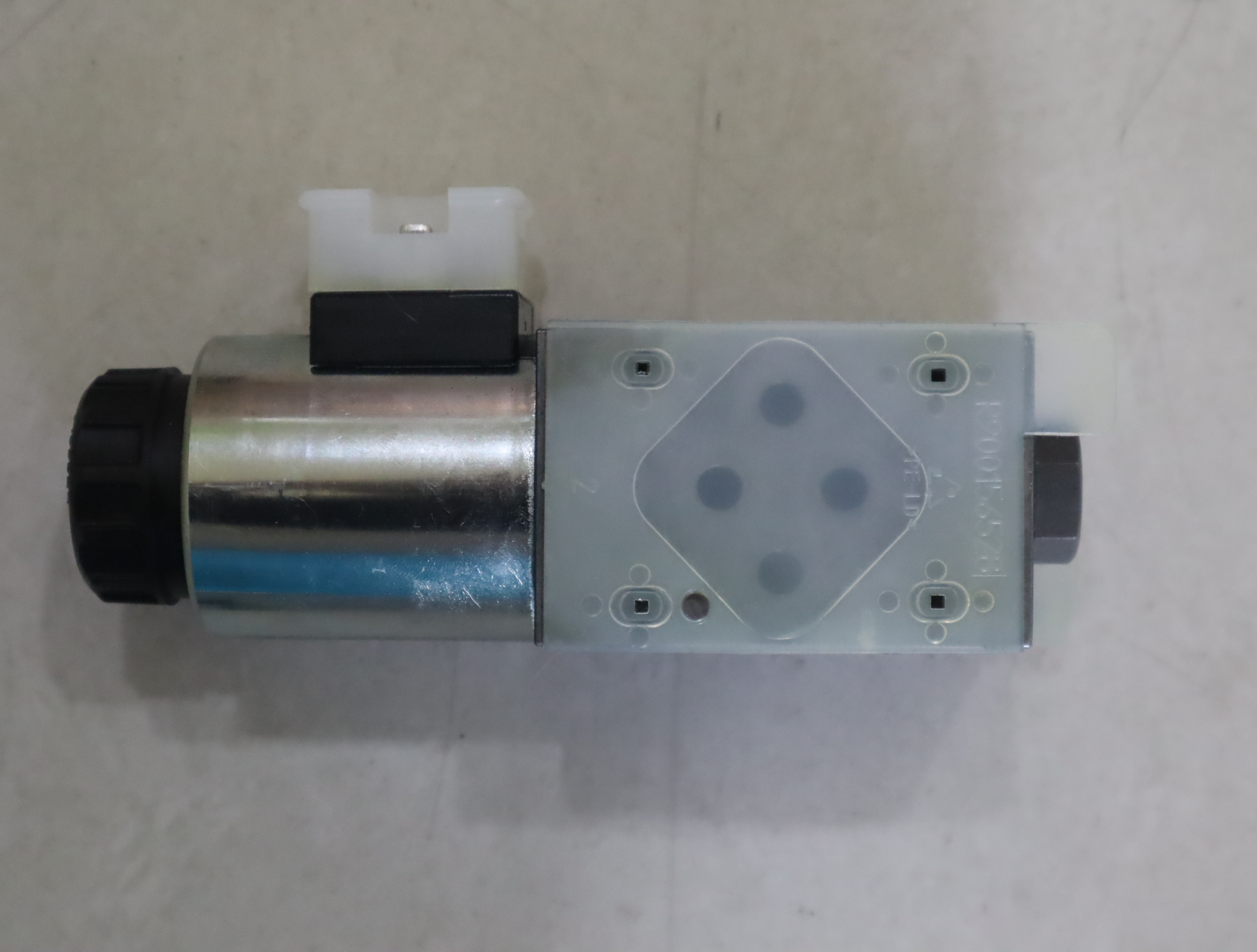 Z4WE6E63-3X/EG24N9K4 R900937595 德国力士乐REXROTH电磁阀