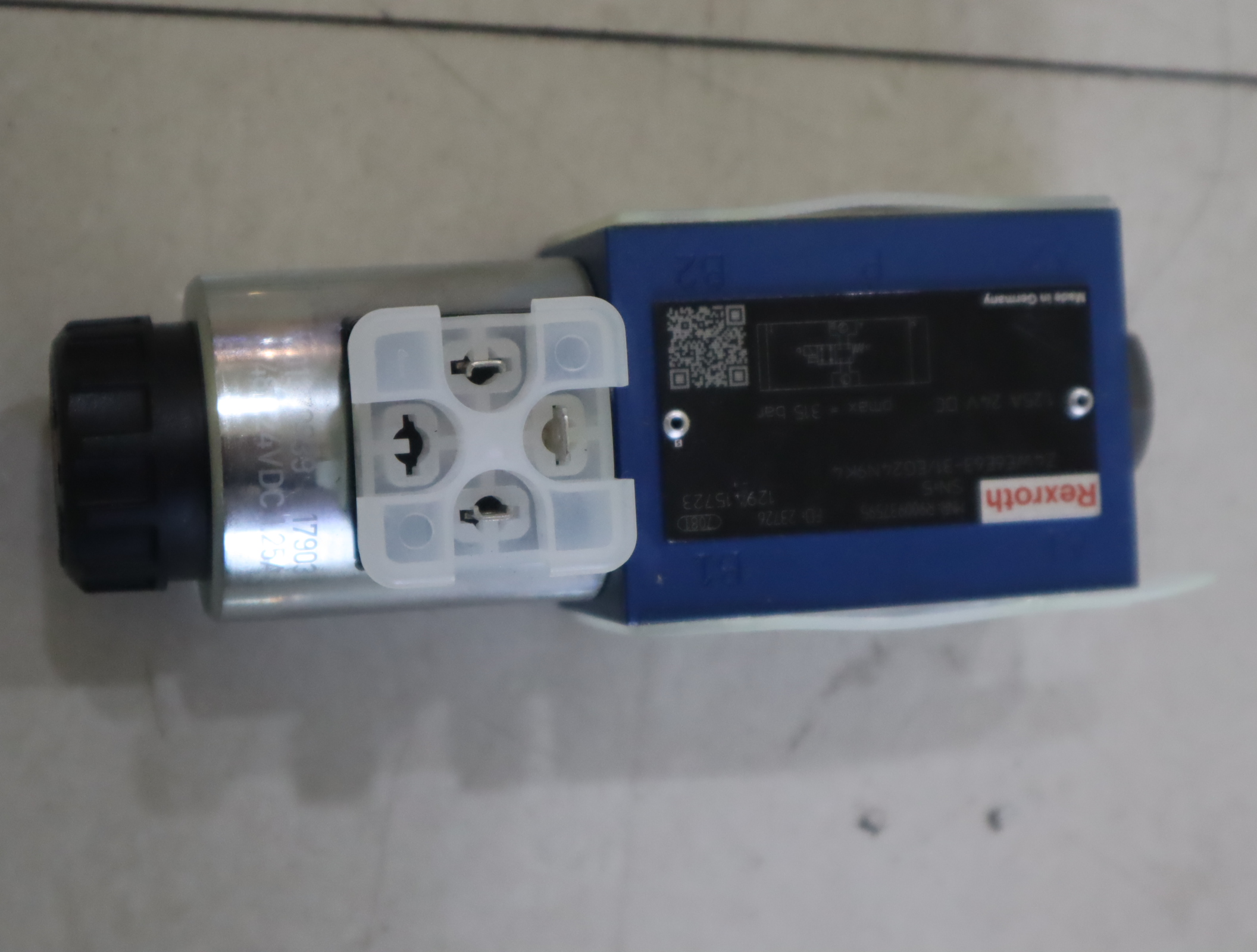 Z4WE6E63-3X/EG24N9K4 R900937595 德国力士乐REXROTH电磁阀