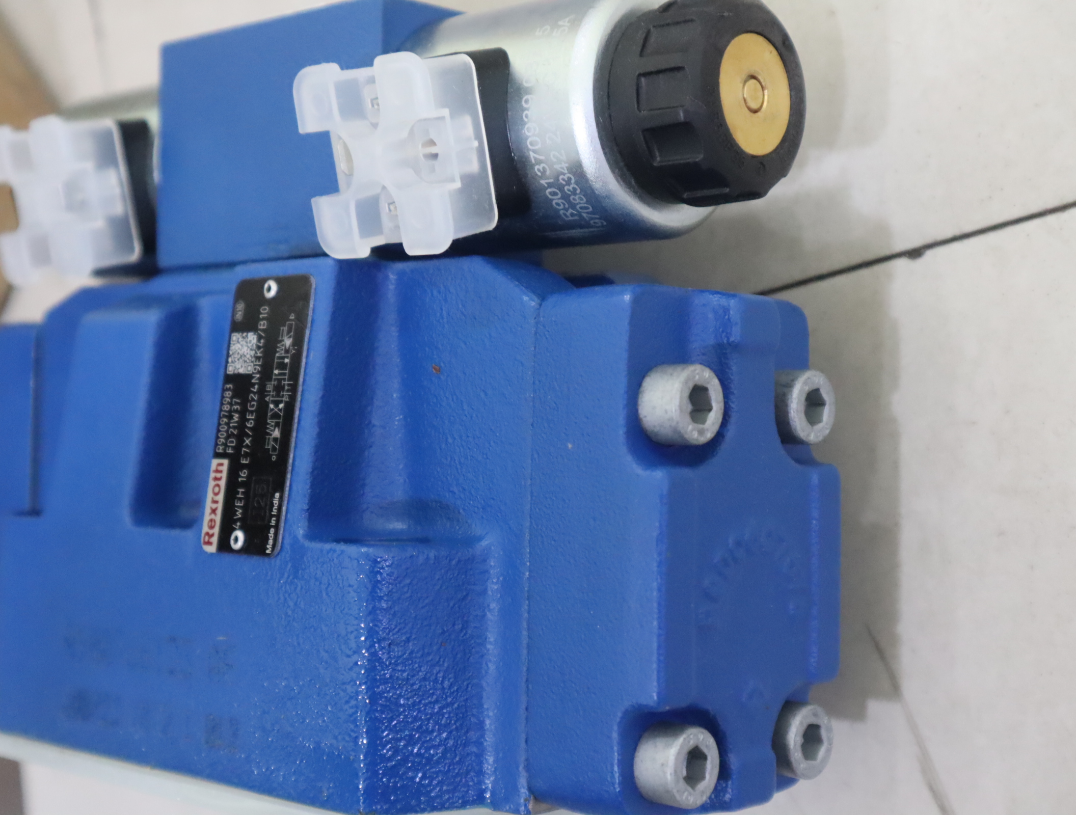 4WEH16E7X/6EG24N9EK4/B10 R900978983 德国力士乐REXROTH电液阀