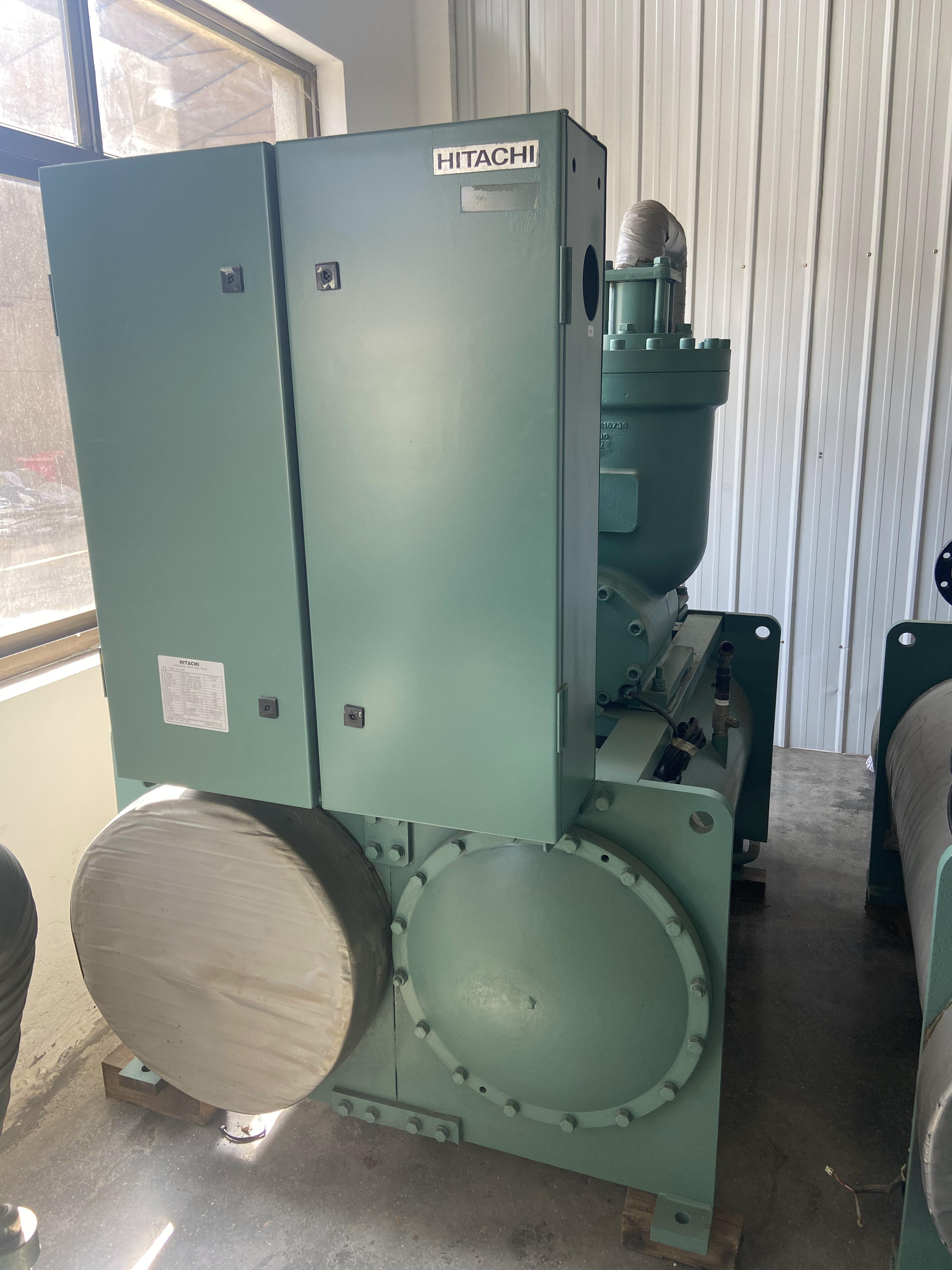 日立二手冷水机组RCU150WHZ 螺杆式中央空调设备回收出售