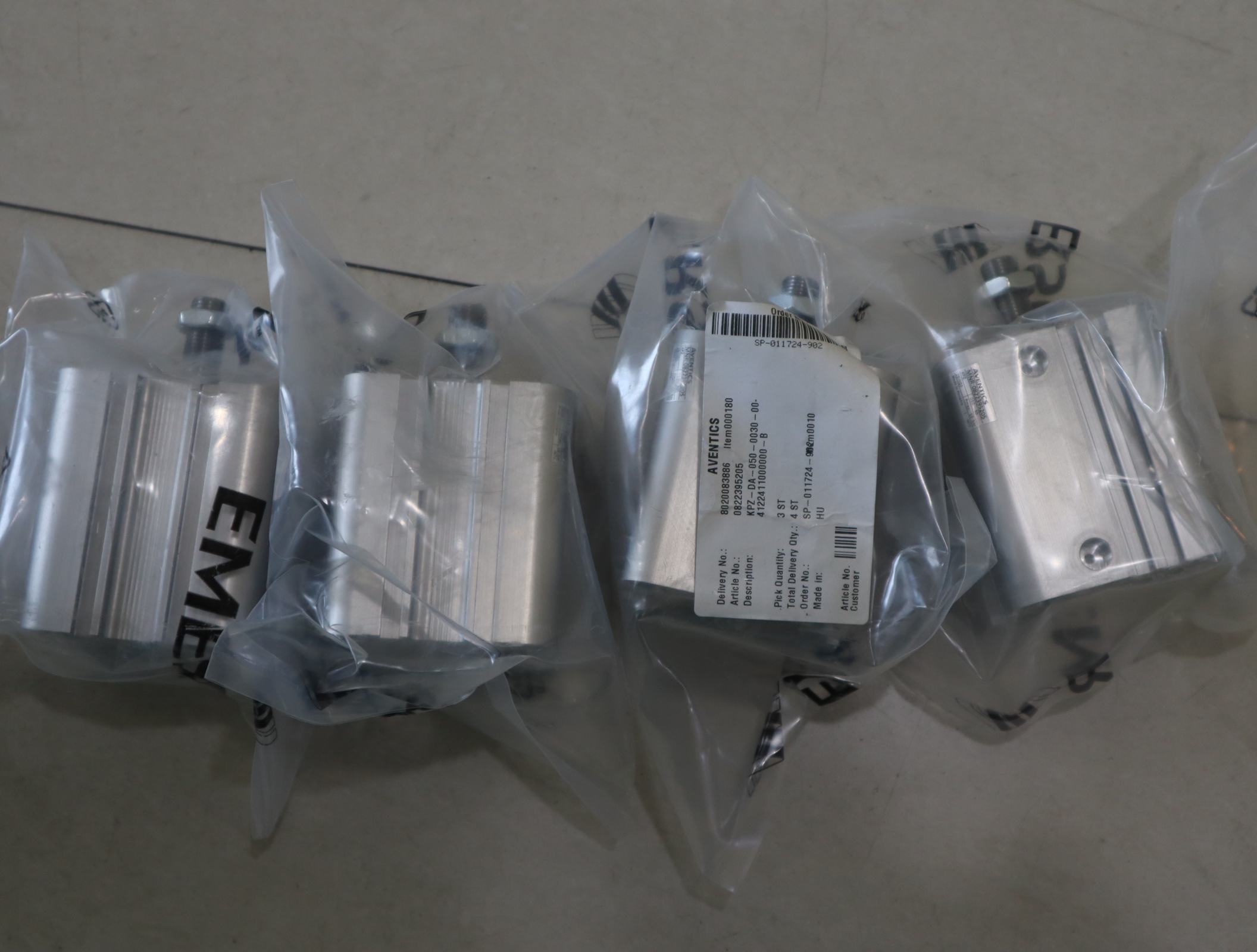 0822011017 0822395205 安沃驰AVENTICS 气缸气动阀线圈