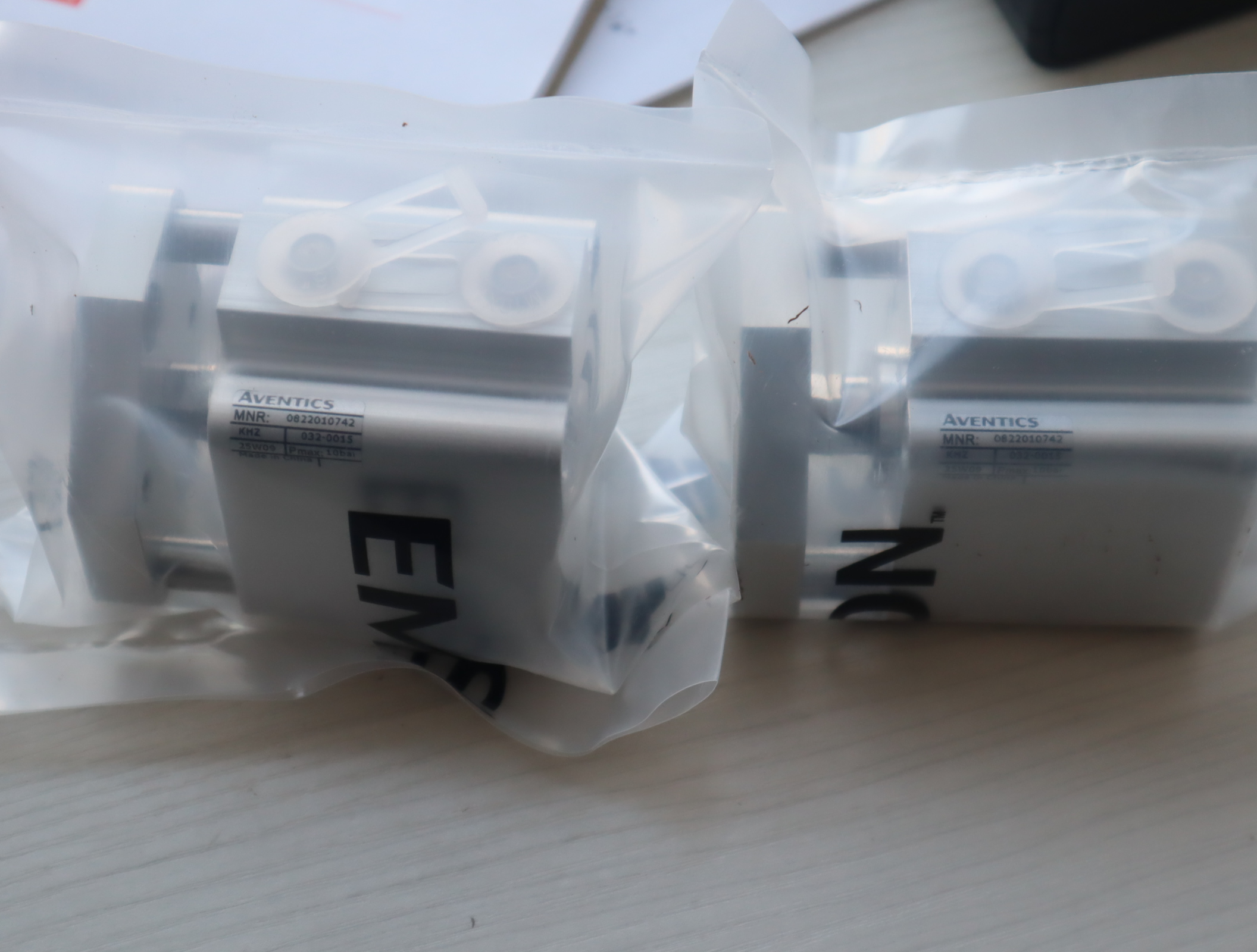 0822010742 0822010742 安沃驰AVENTICS 气缸气动阀线圈