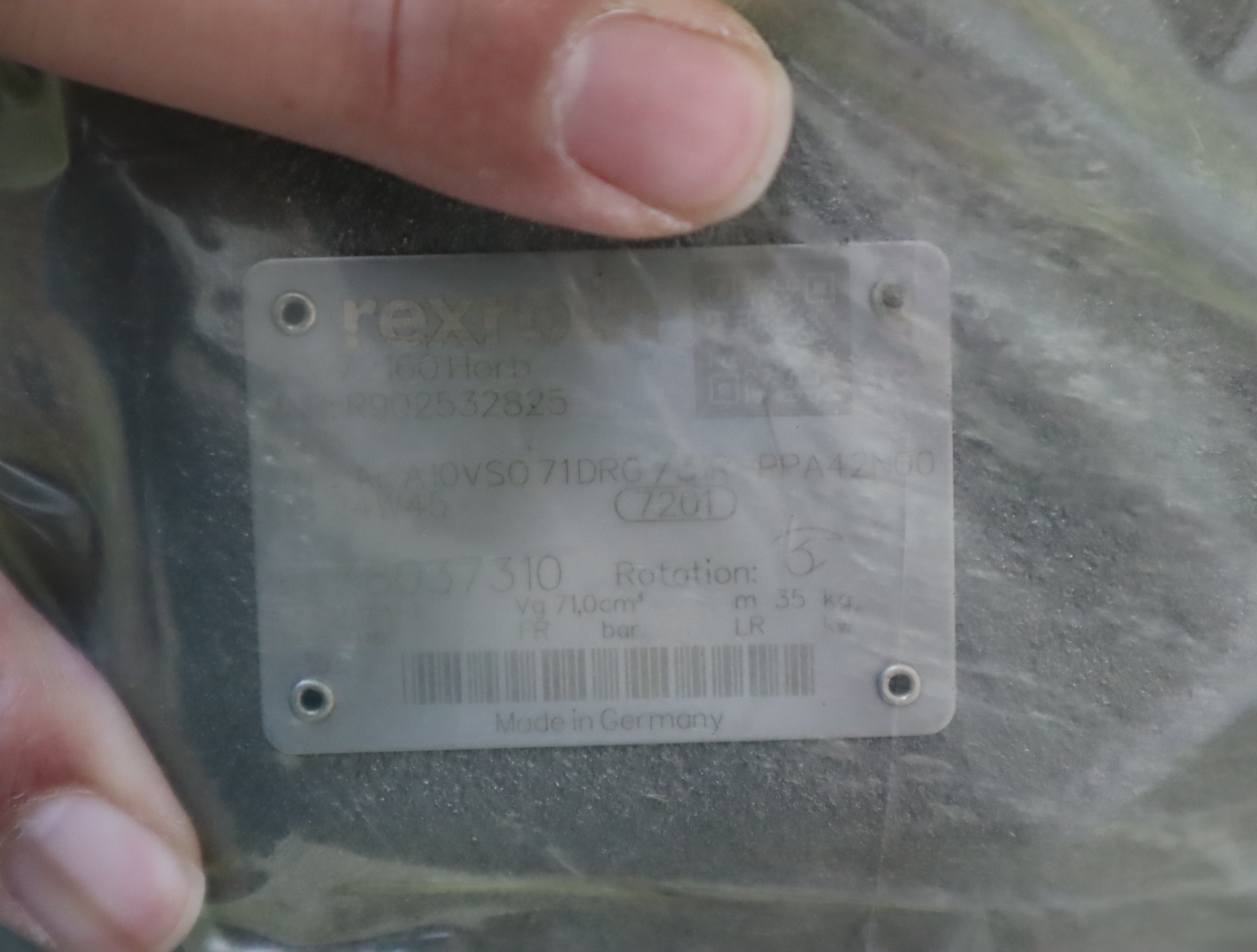 R902532825  AE A10VSO 71DRG/31R-PPA42N00 力士乐REXROTH柱塞泵