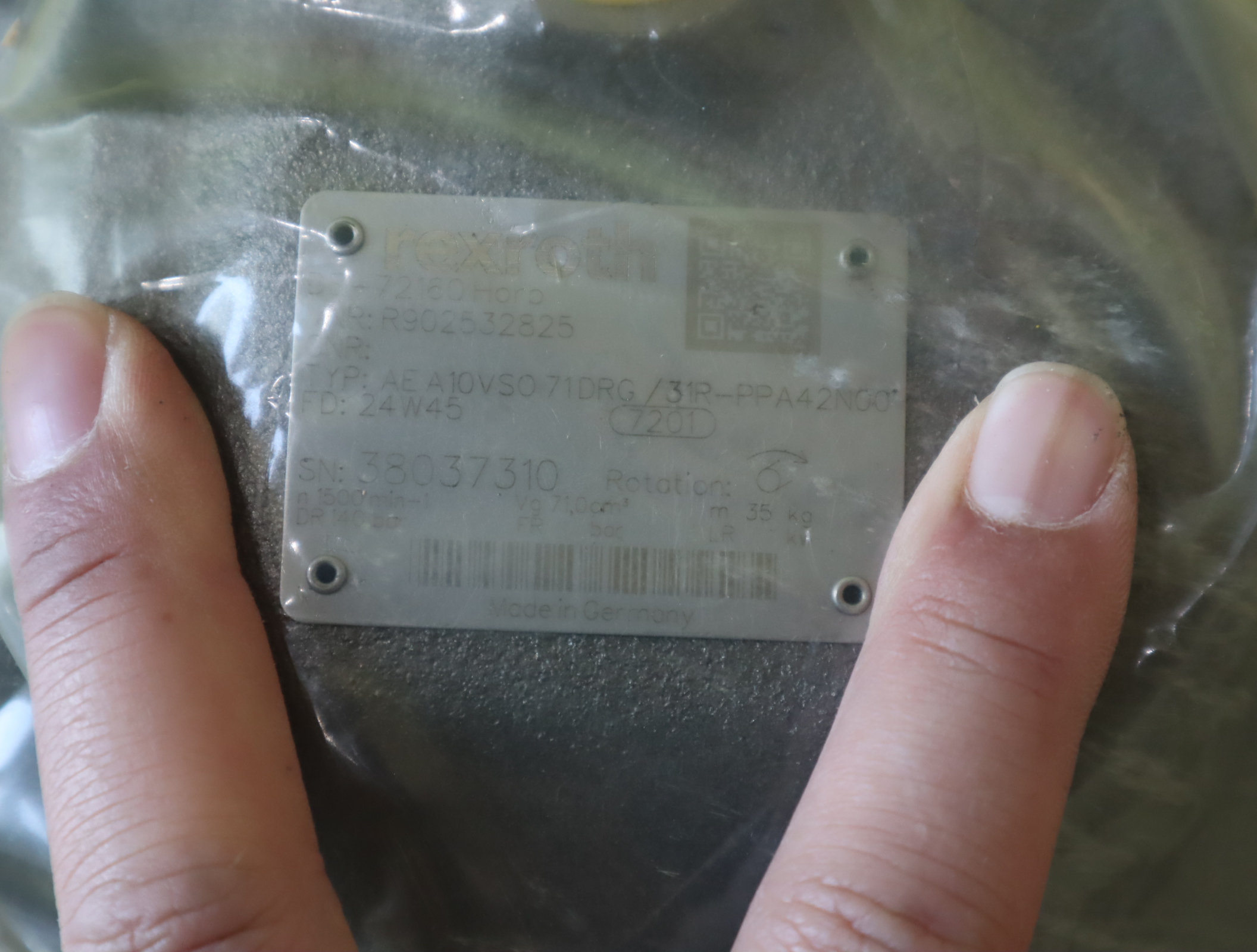 R902532825  AE A10VSO 71DRG/31R-PPA42N00 力士乐REXROTH柱塞泵