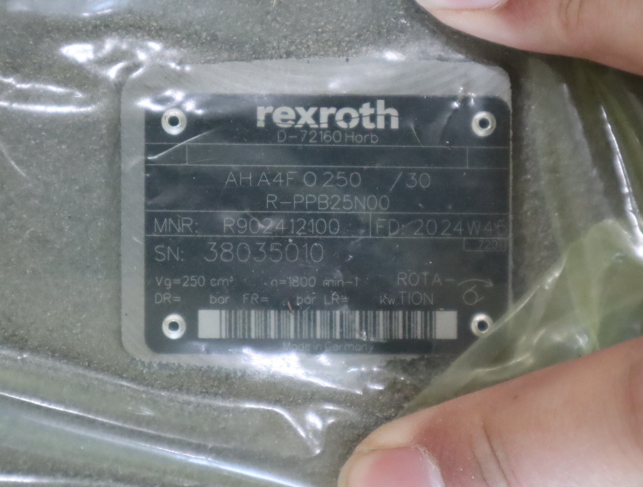 R902412100  AH A4FO250/30R-PPB25N00 力士乐REXROTH轴向柱塞泵