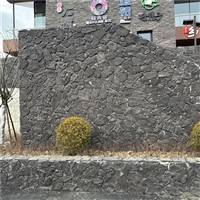 黑色石头墙面碎拼石 景区铺路不规则青石板 天然乱石文化石 