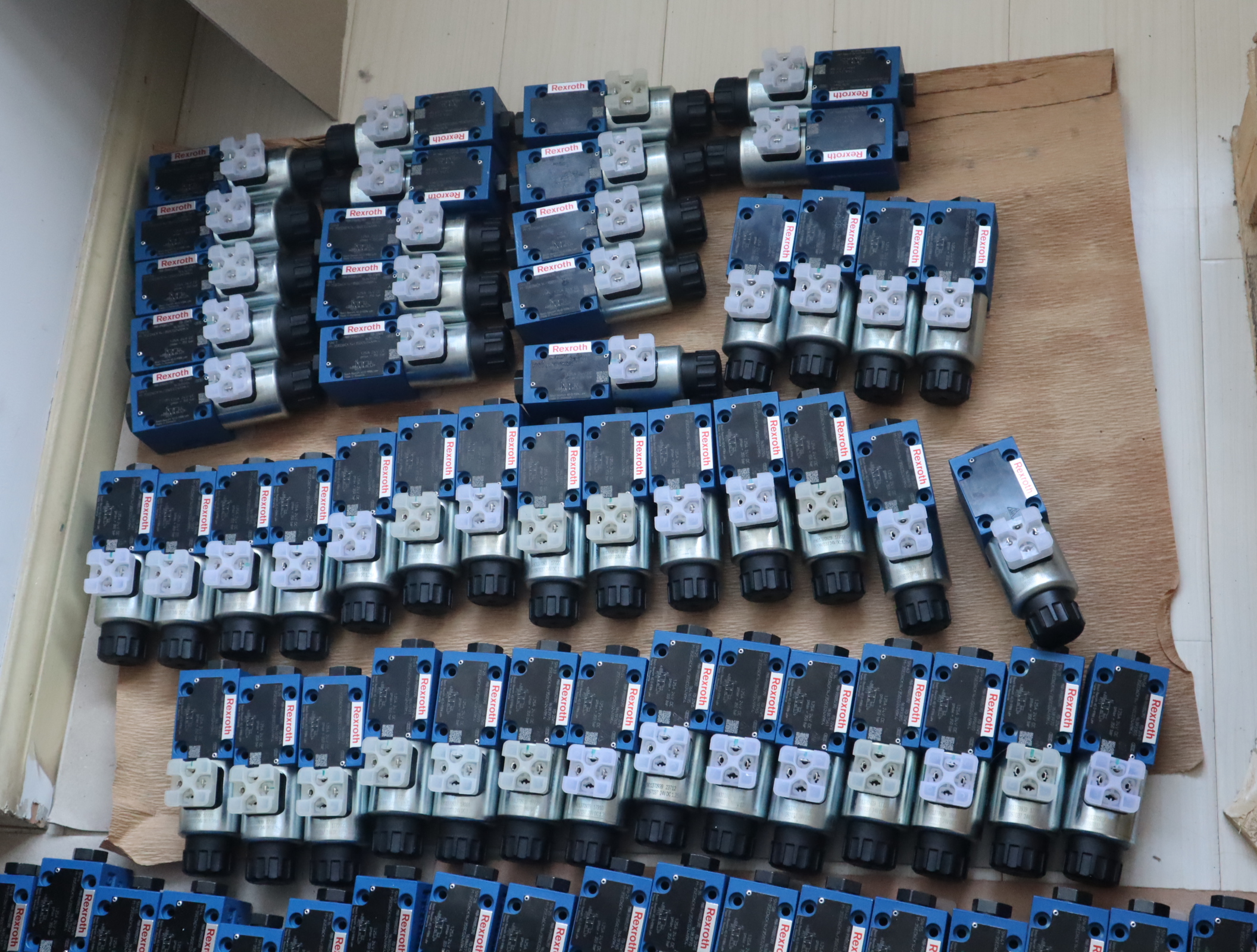 M-3SED6CK1X/350CG24N9K4 R900052392 德国力士乐REXROTH电磁球阀