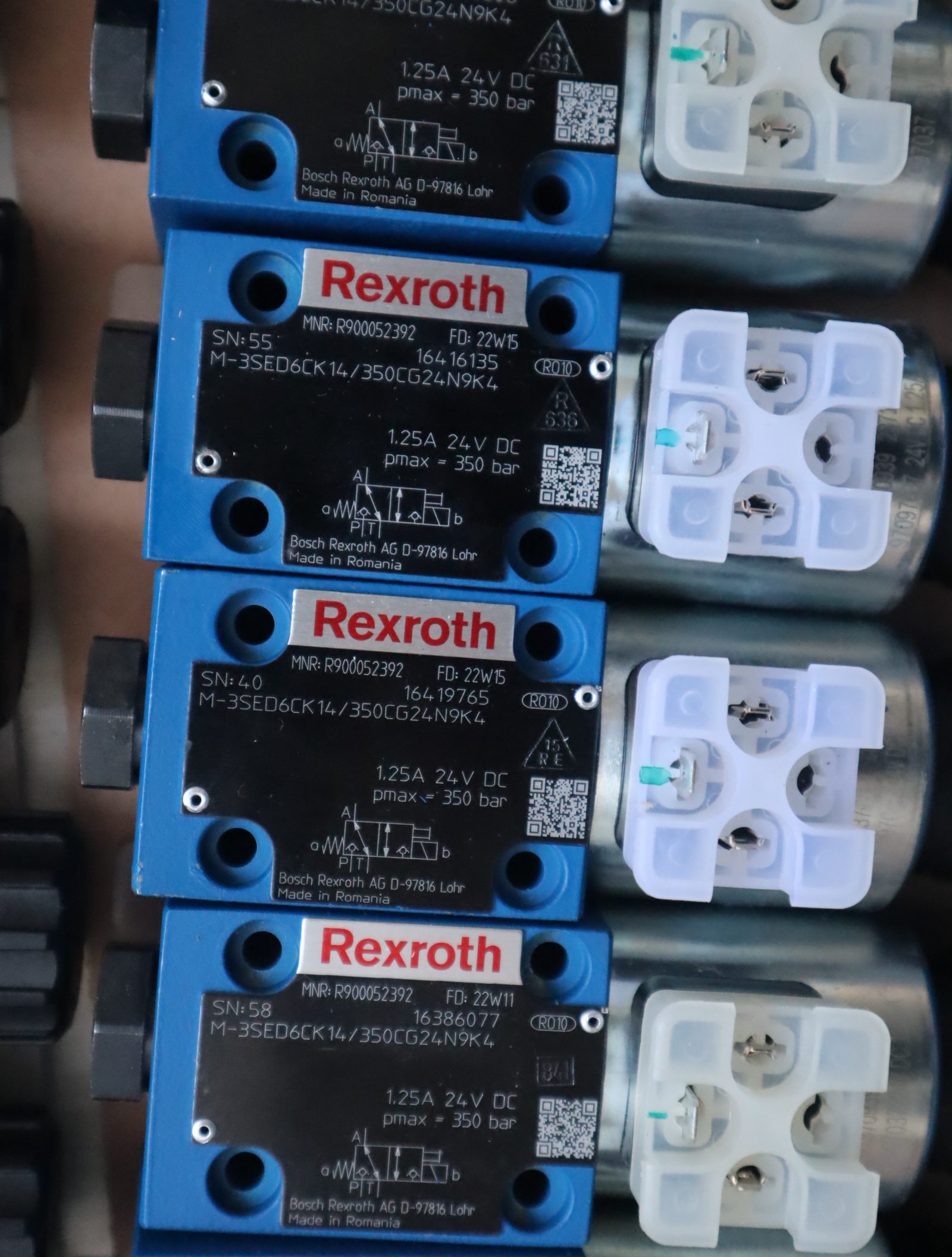 M-3SED6CK14/350CG24N9K4 R900052392 德国力士乐REXROTH电磁球阀