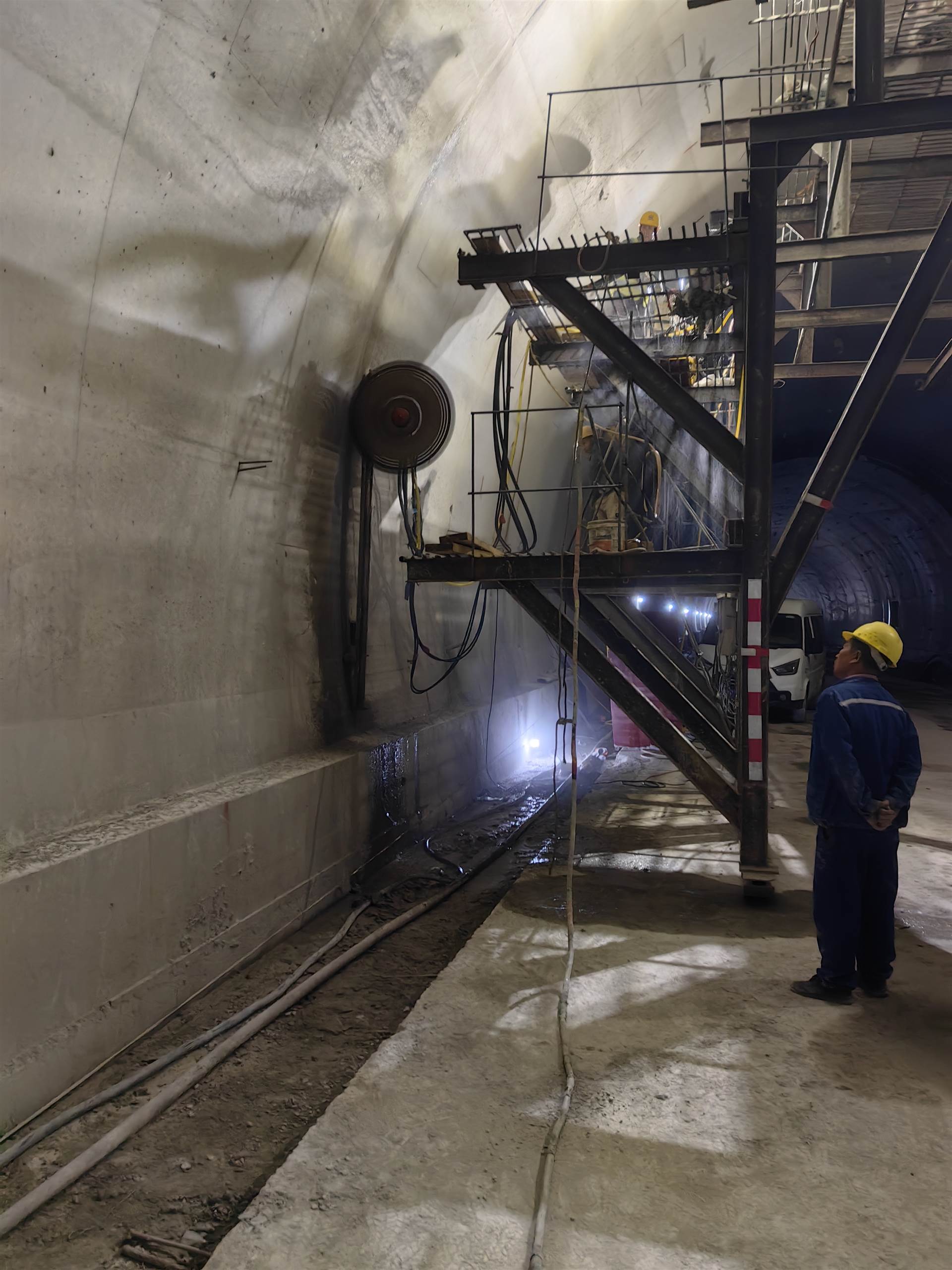 河源隧道二衬混凝土切割