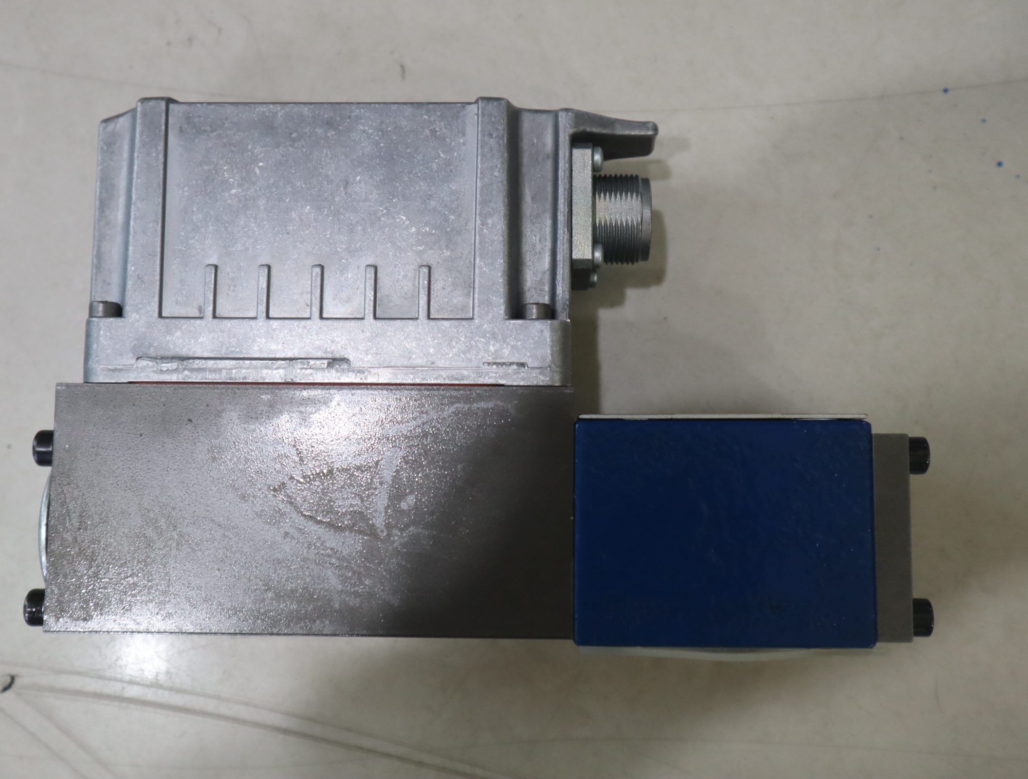 德国力士乐REXROTH伺服阀4WRPEH6C3B04L-31/M/24F1 R901382347